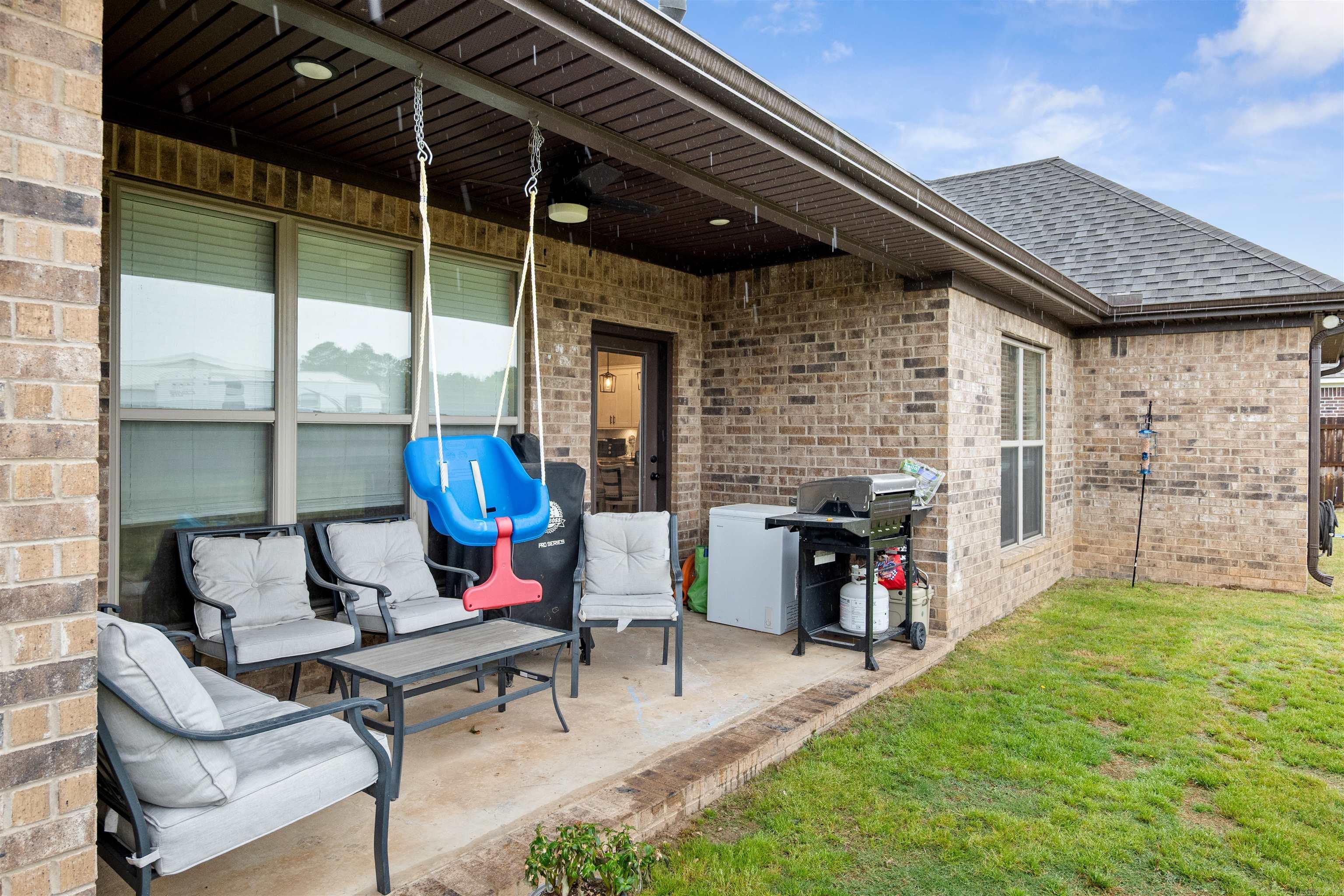 WHISPERING HILLS - Residential