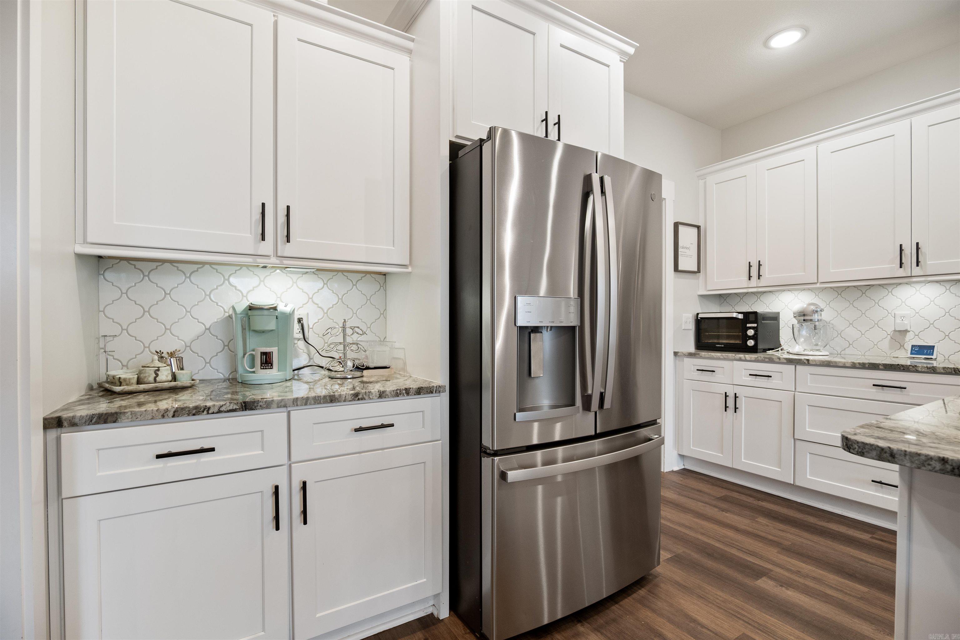 WHISPERING HILLS - Residential