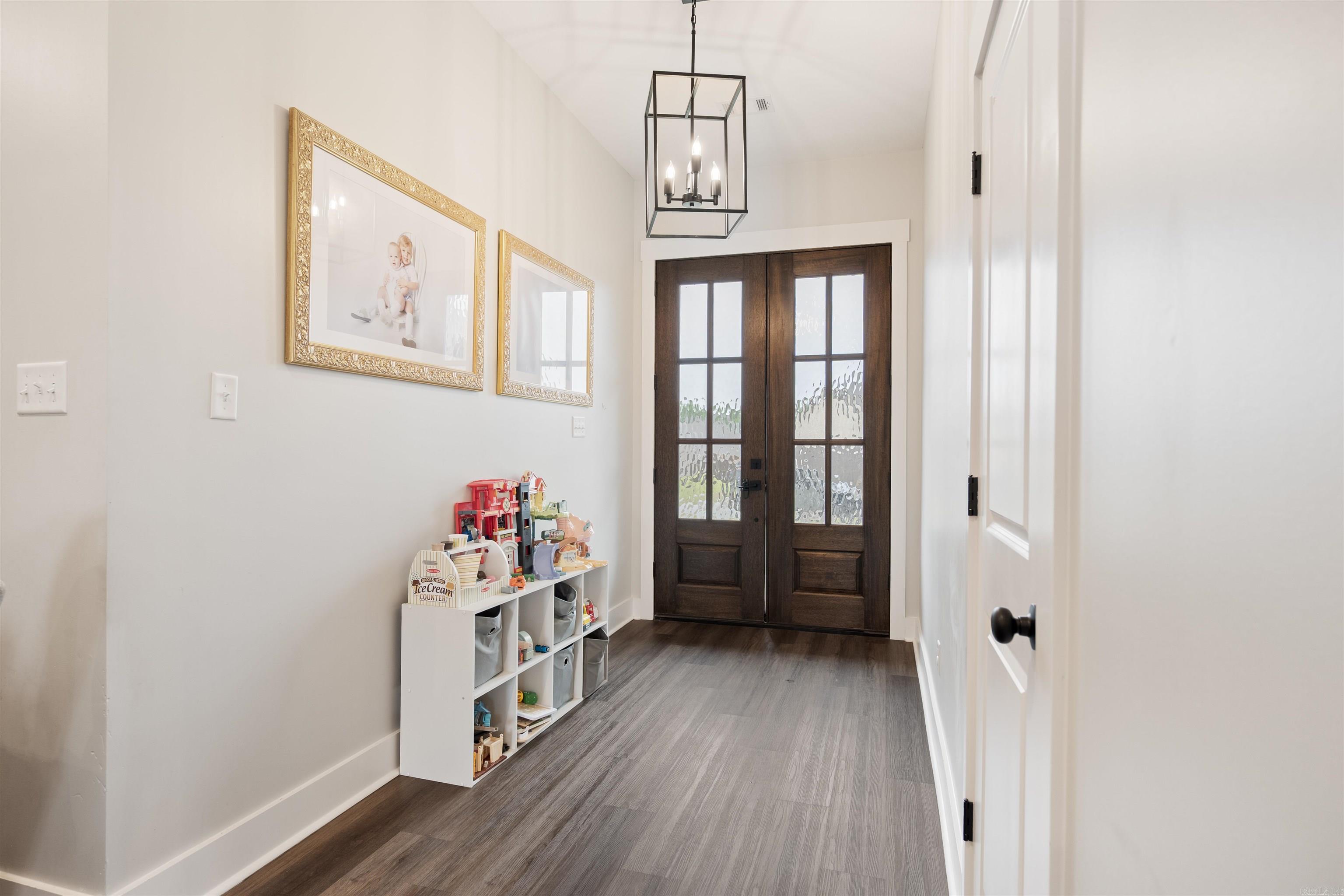 WHISPERING HILLS - Residential