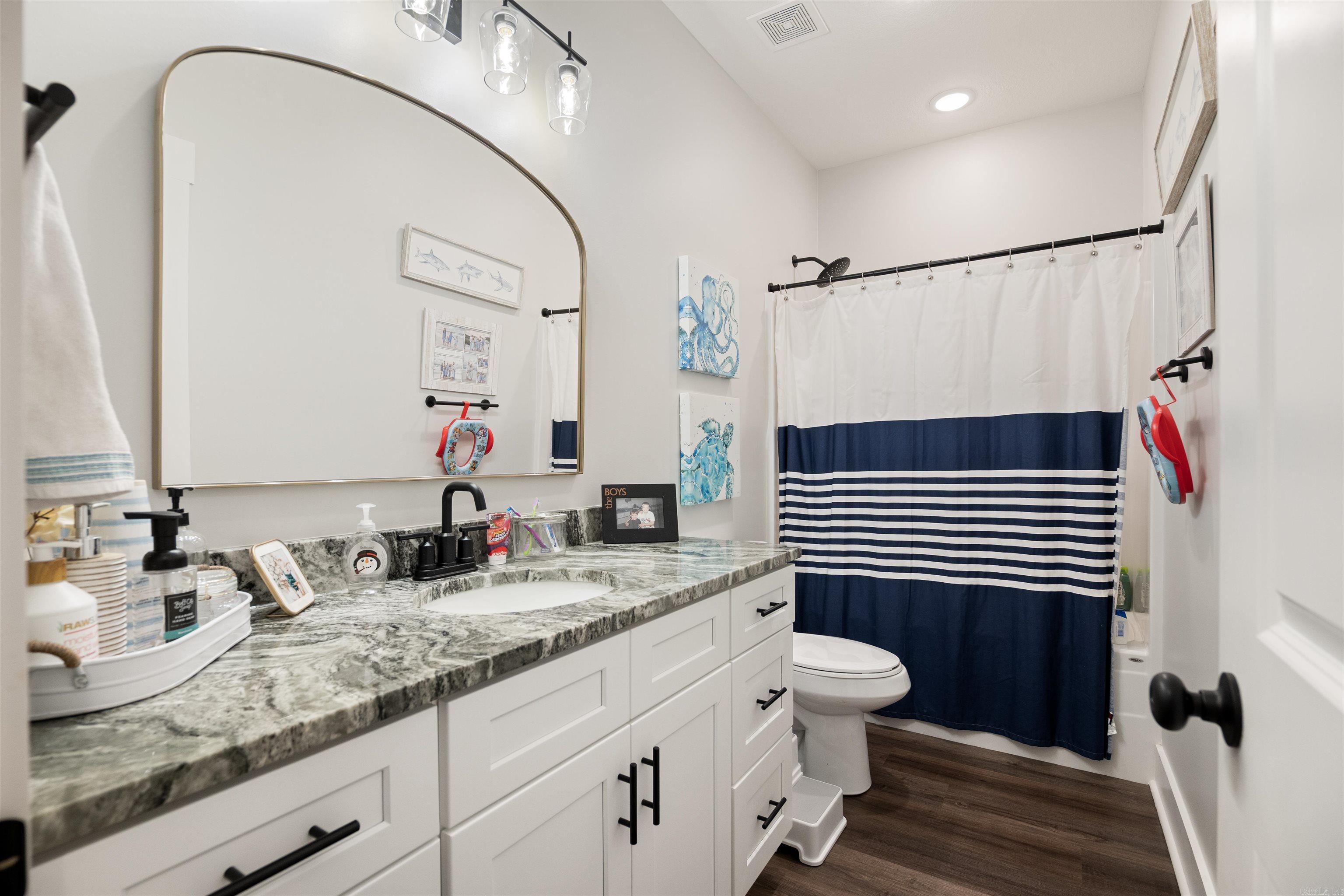 WHISPERING HILLS - Residential