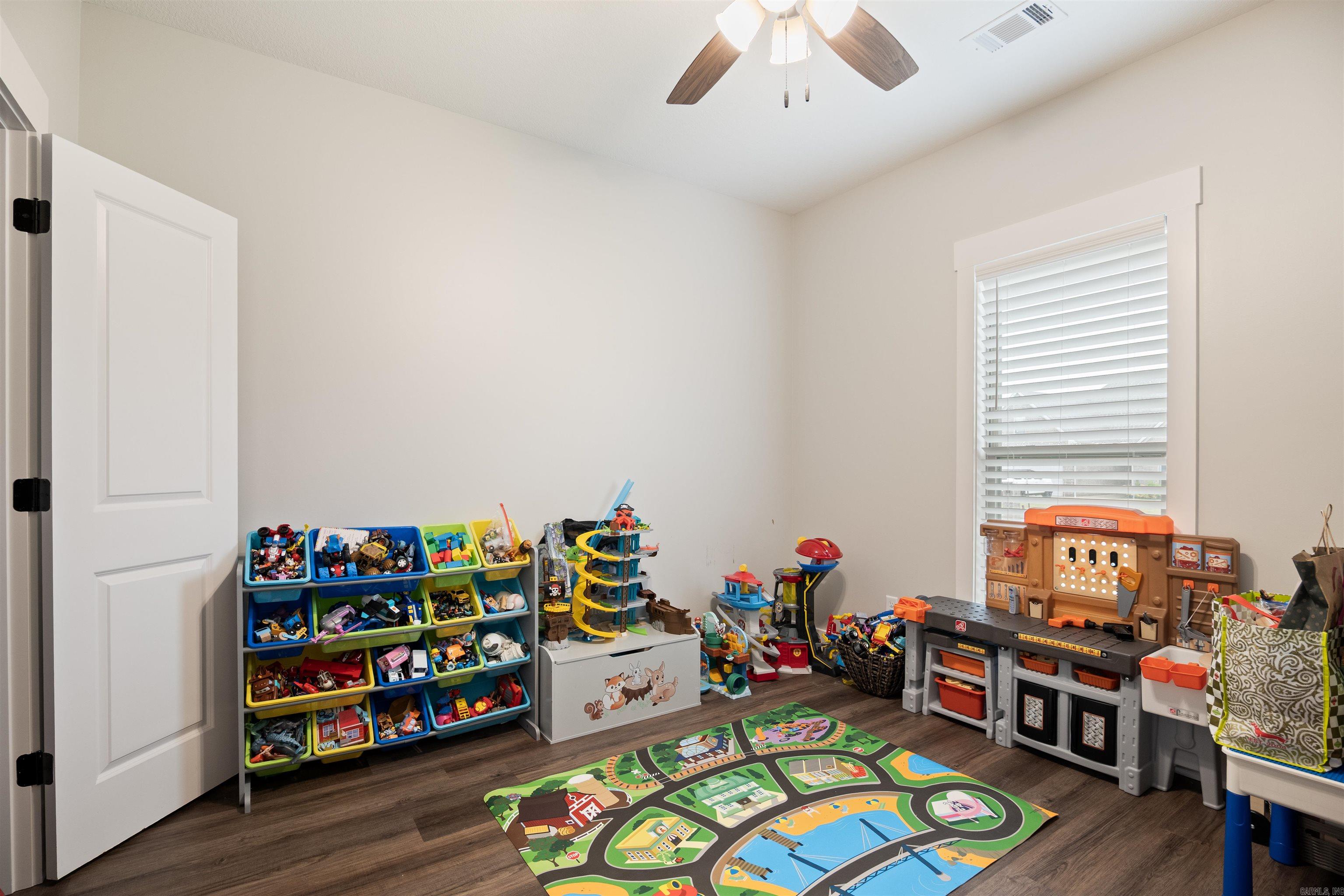 WHISPERING HILLS - Residential