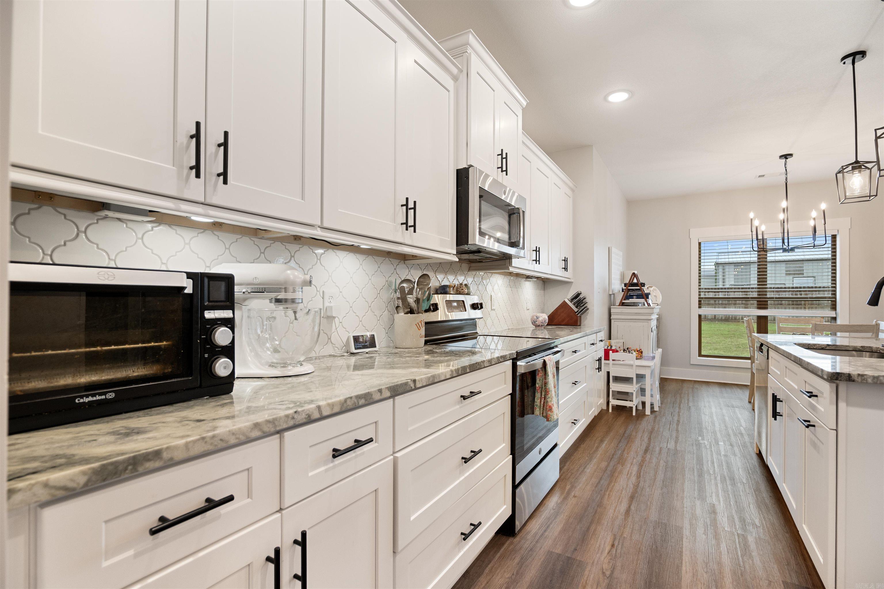 WHISPERING HILLS - Residential