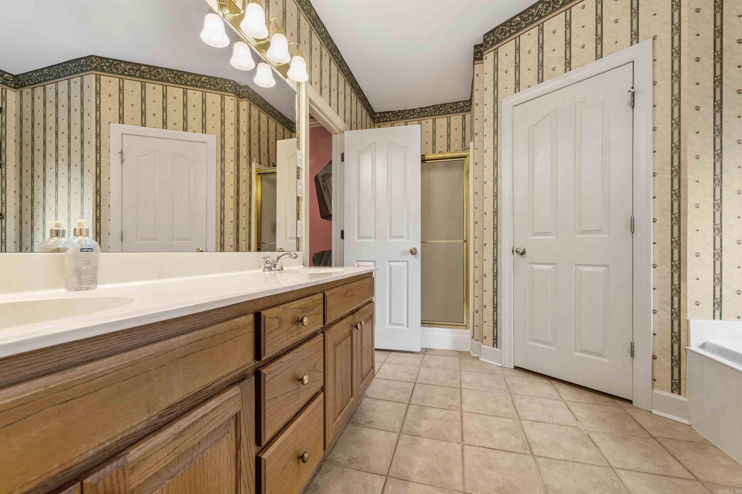 LEXINGTON PARK - Residential