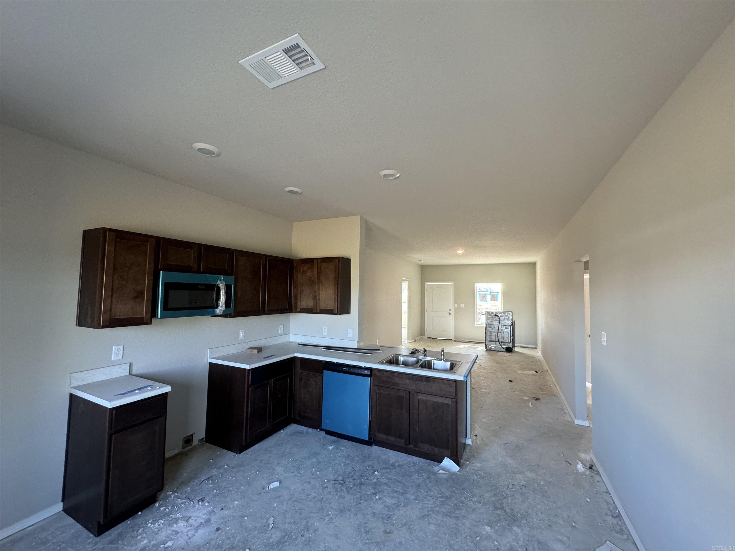 HILL FARM - Residential