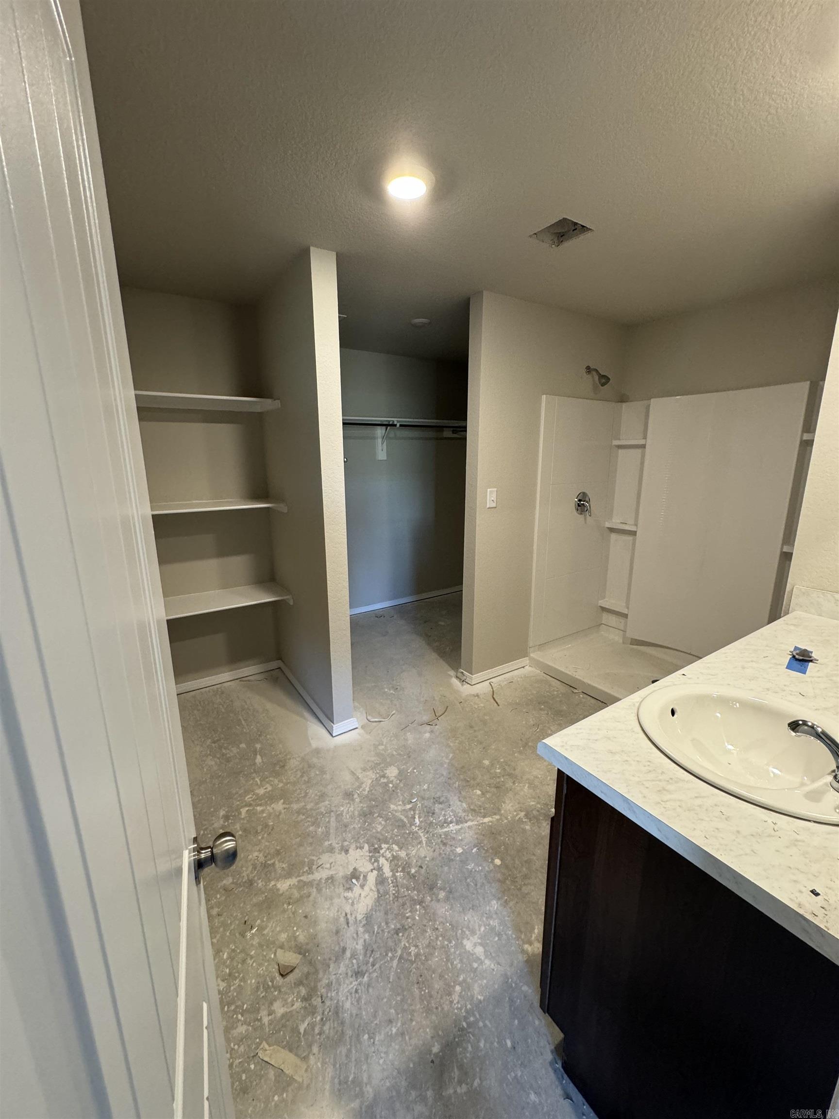 HILL FARM - Residential