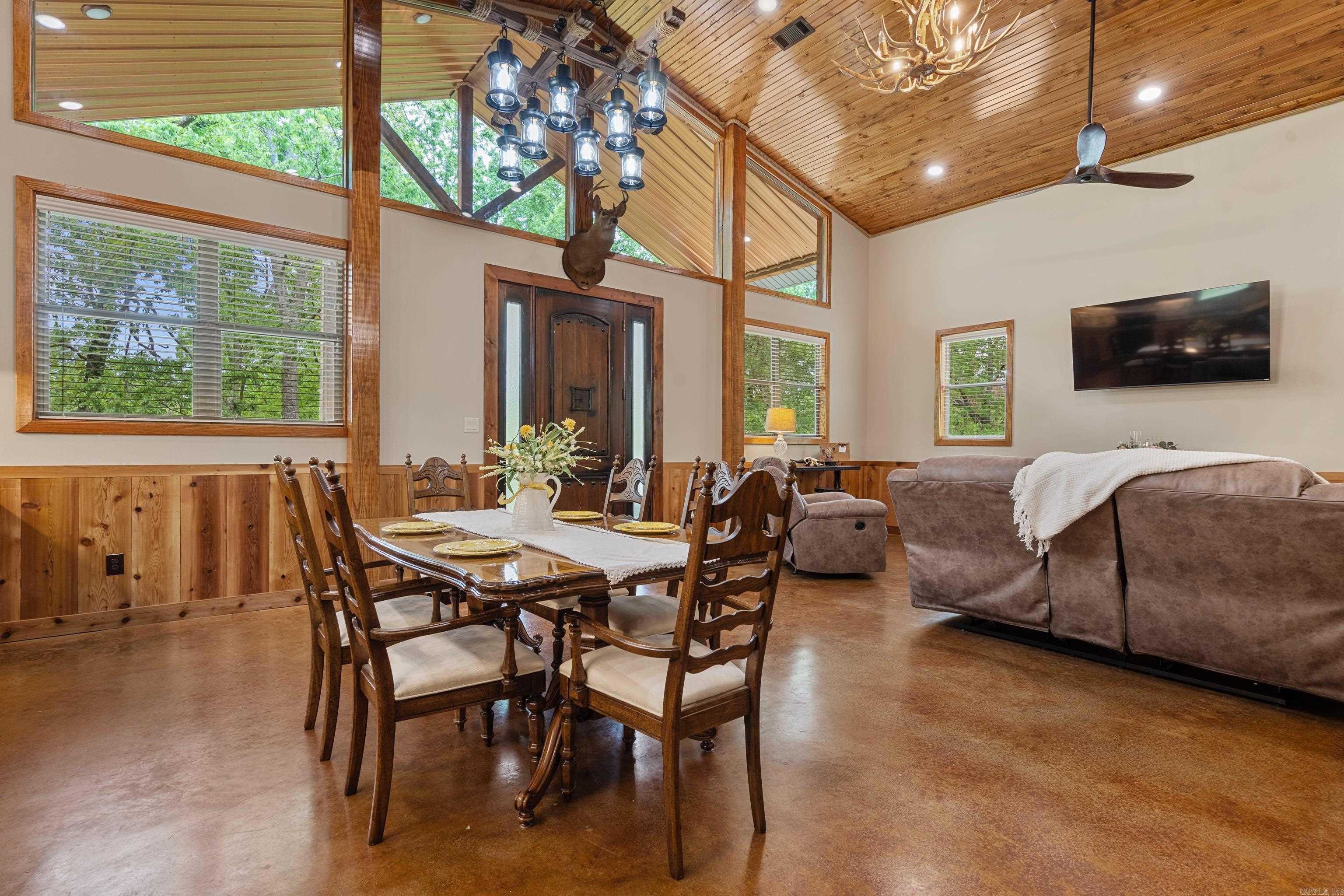 Lackeys Lake Front - Residential