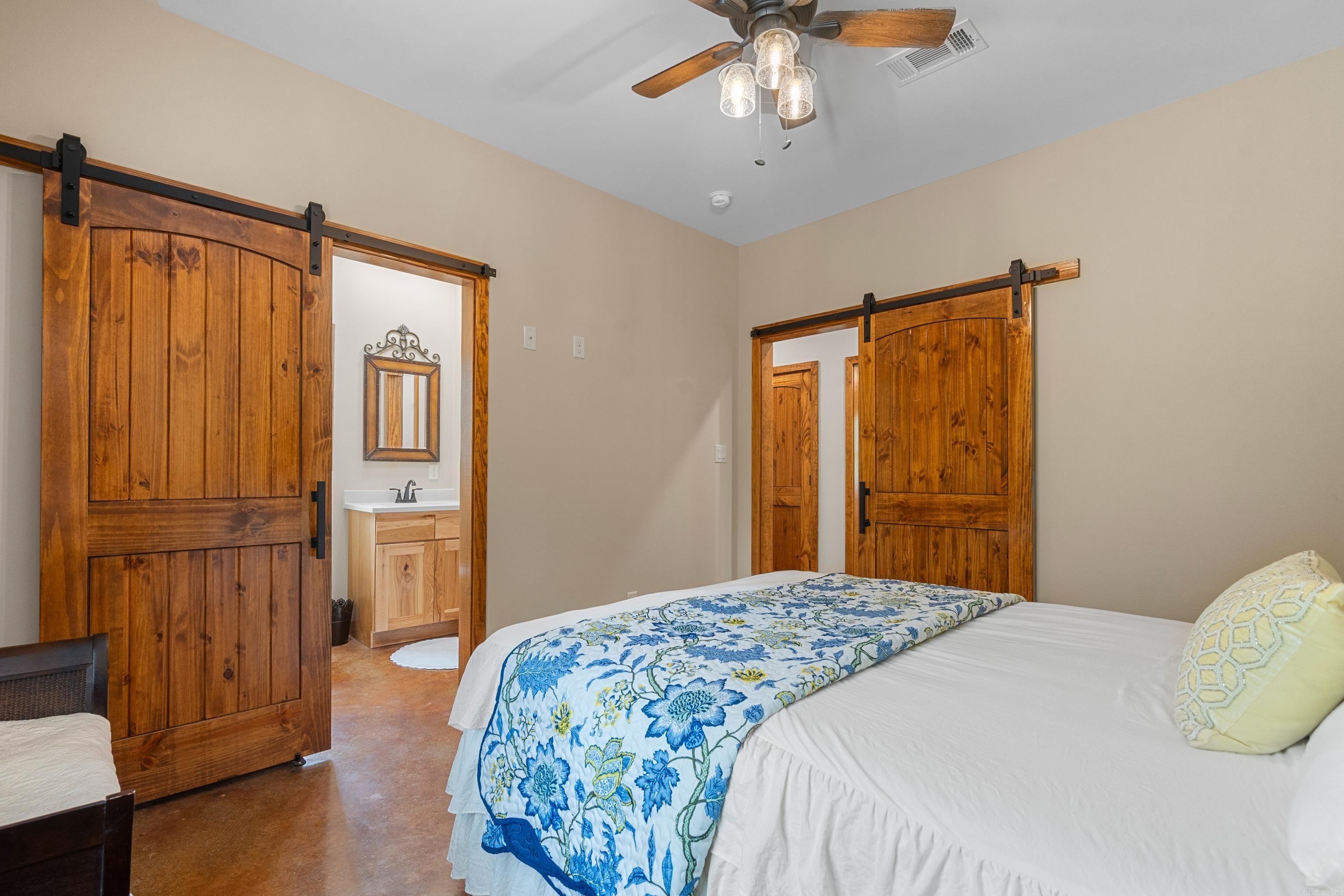 Lackeys Lake Front - Residential