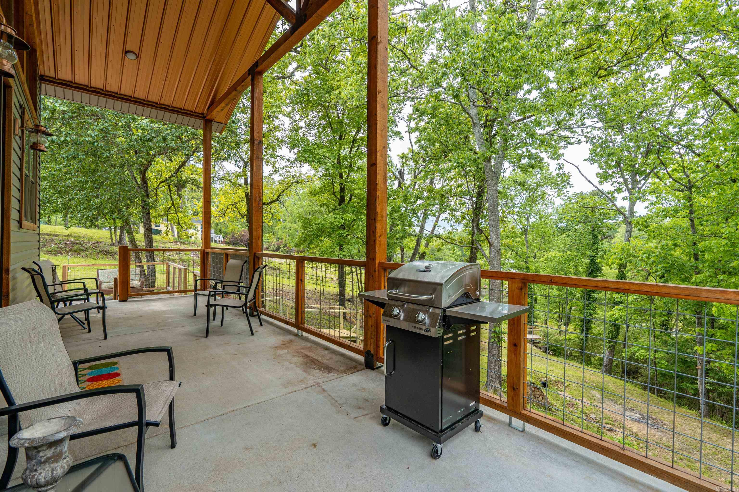 Lackeys Lake Front - Residential