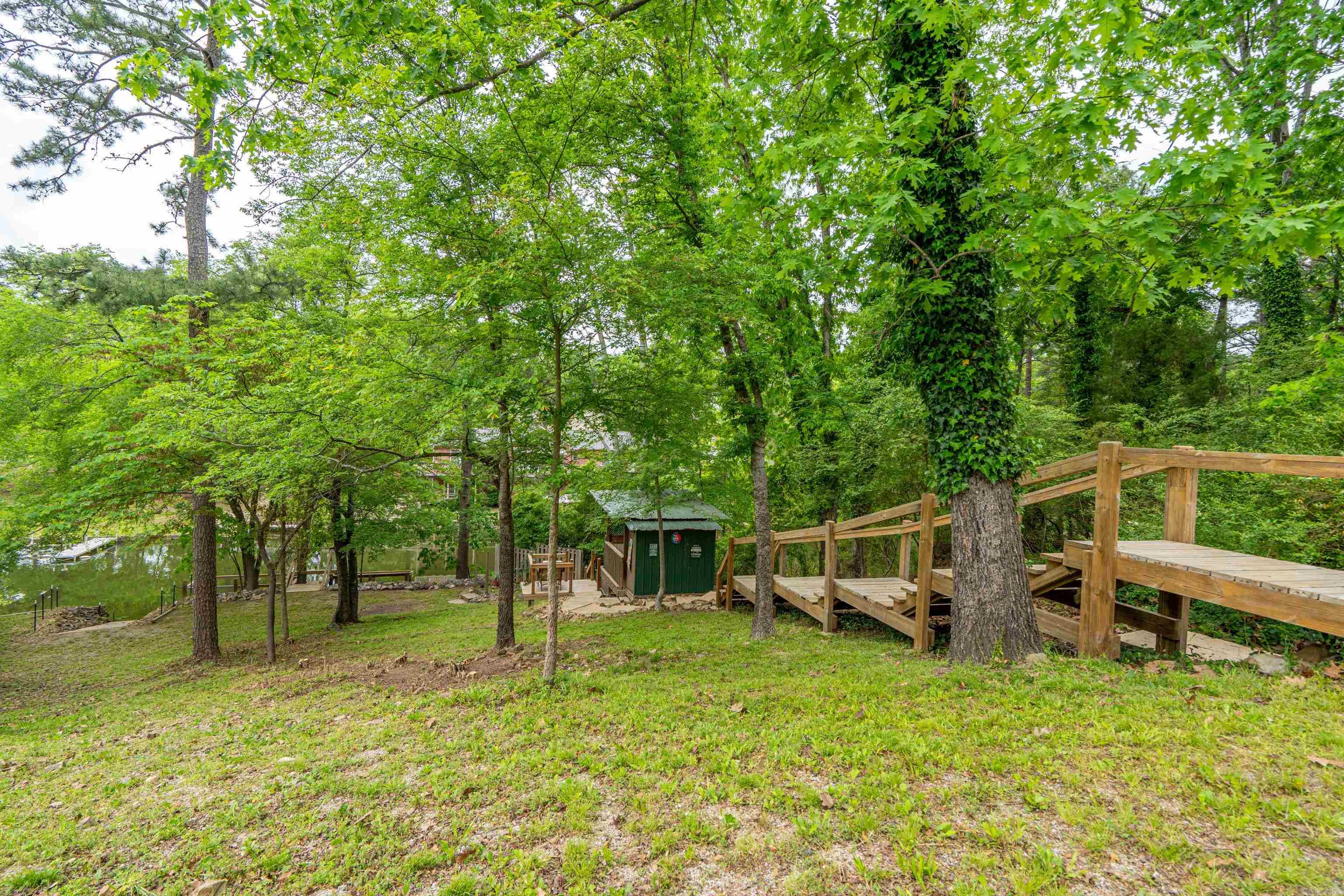 Lackeys Lake Front - Residential