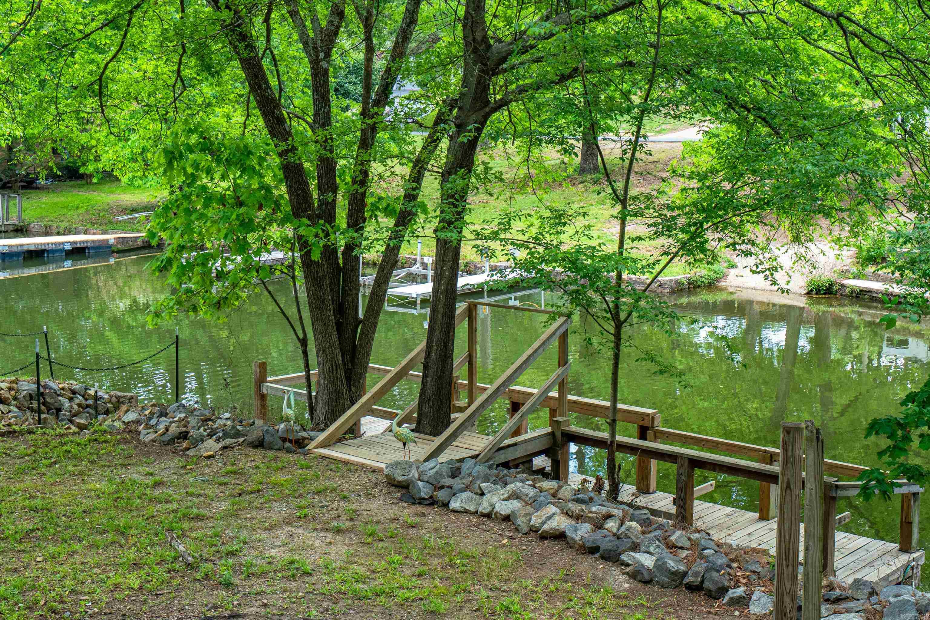 Lackeys Lake Front - Residential