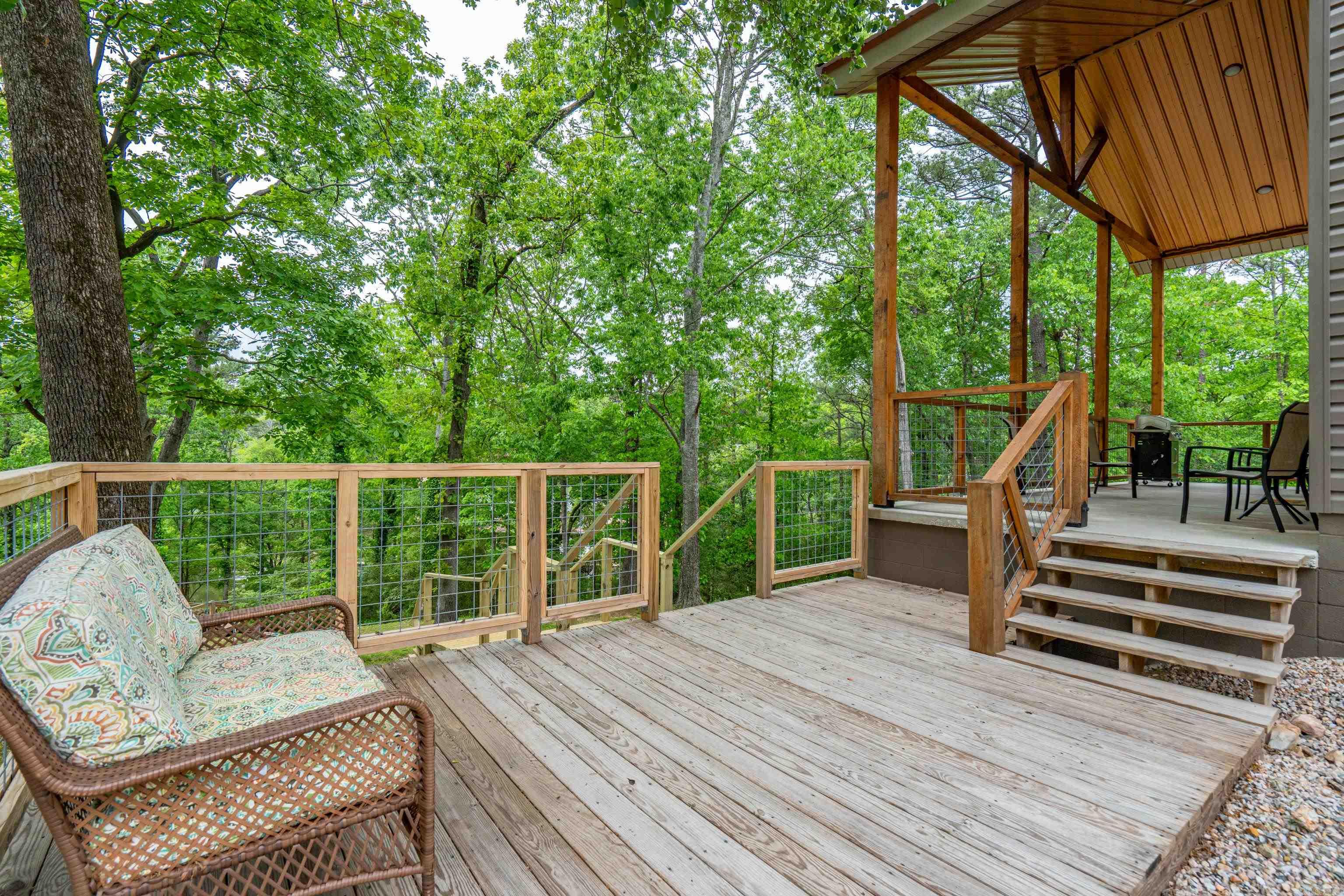 Lackeys Lake Front - Residential