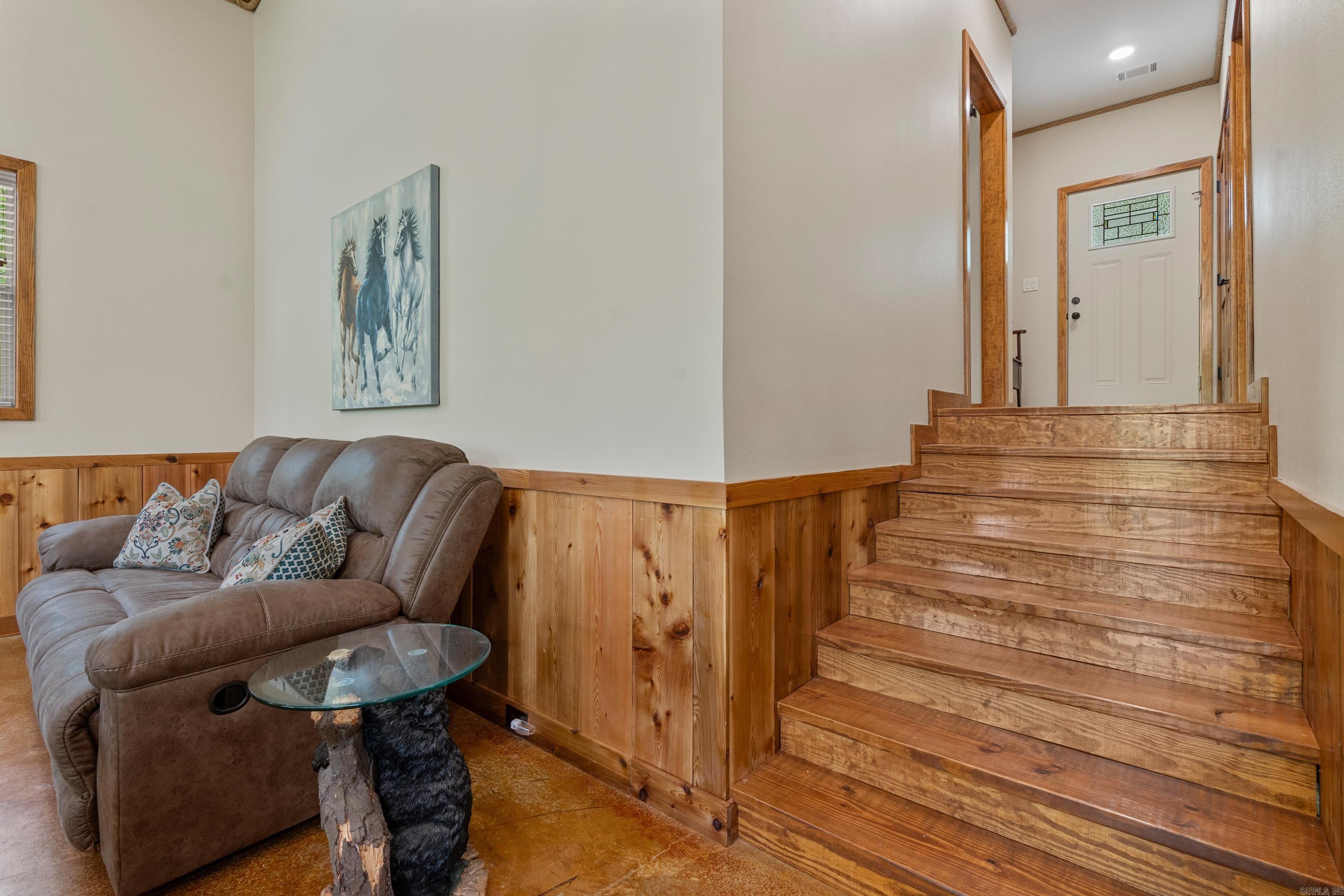 Lackeys Lake Front - Residential