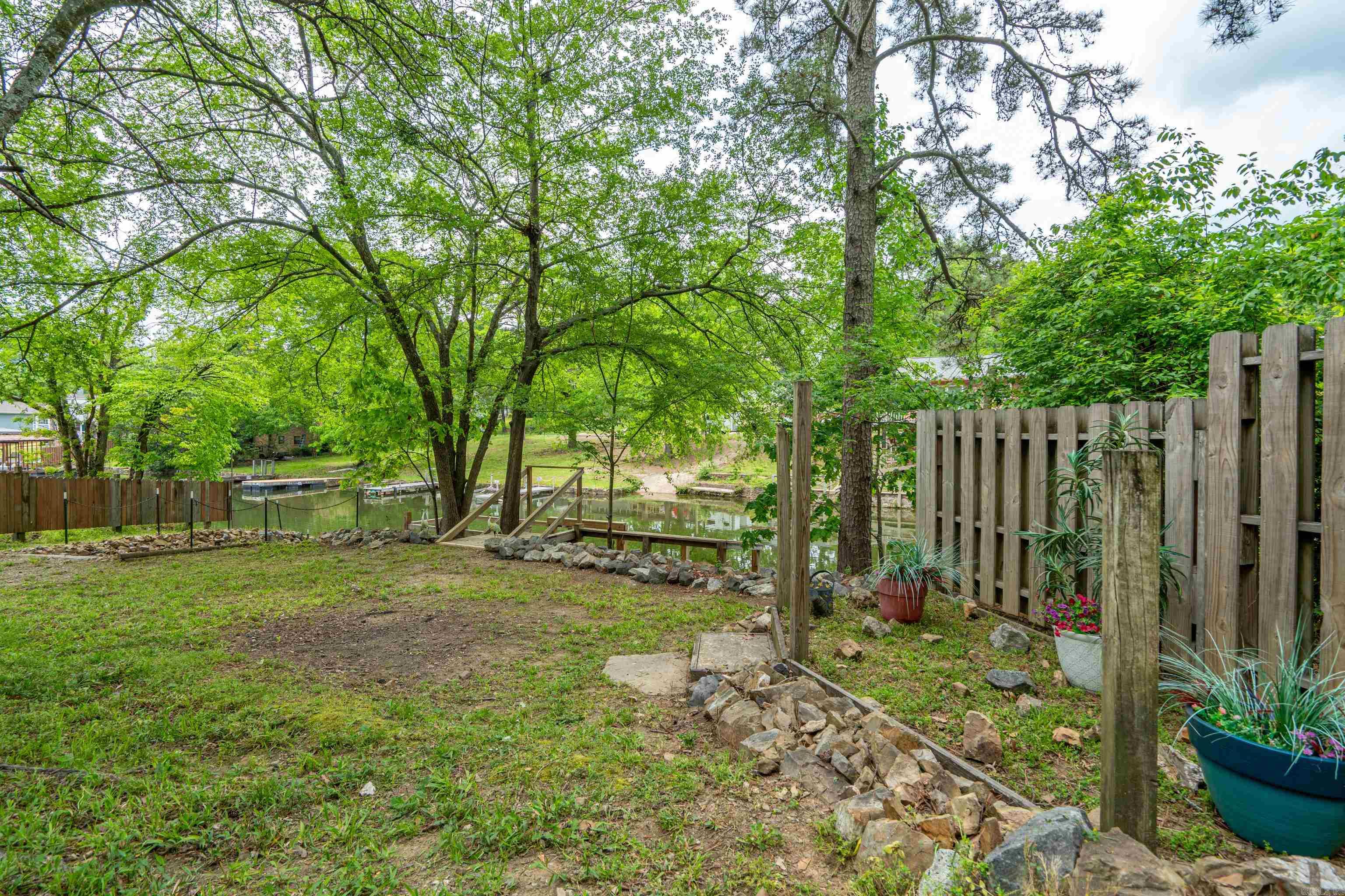 Lackeys Lake Front - Residential