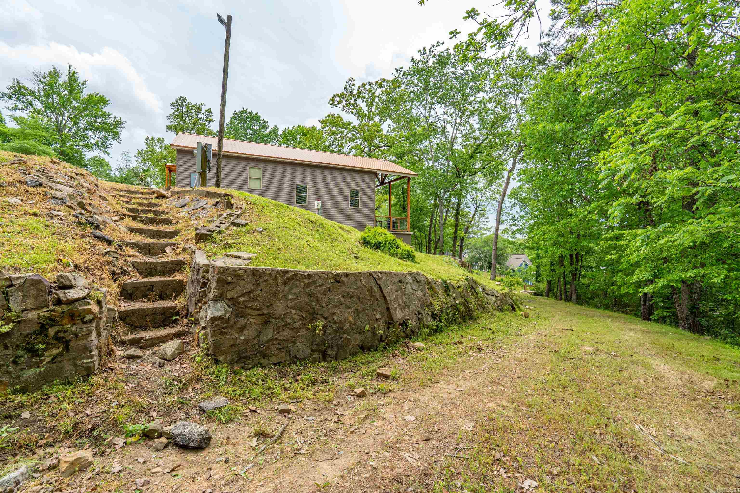 Lackeys Lake Front - Residential