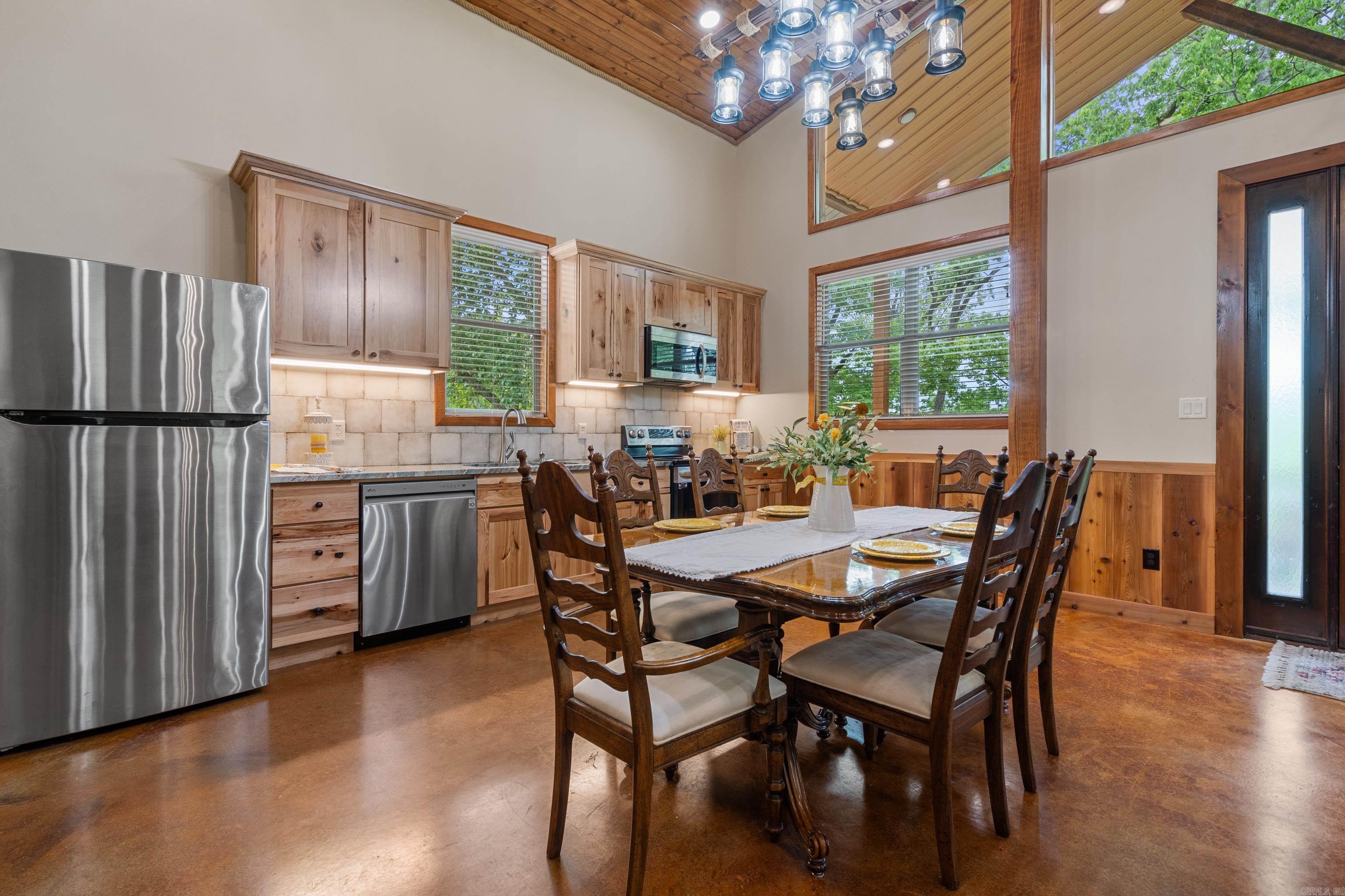Lackeys Lake Front - Residential