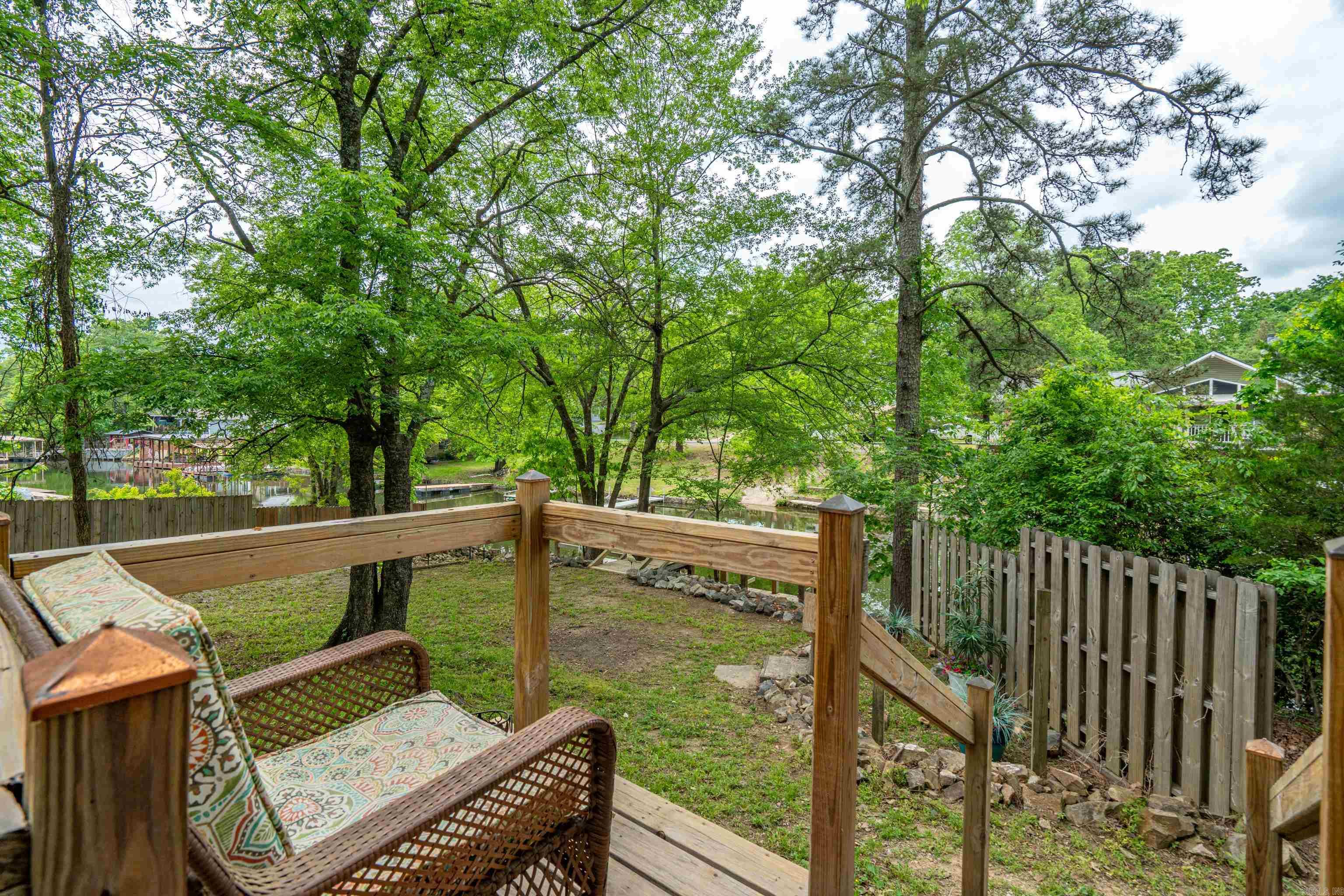 Lackeys Lake Front - Residential