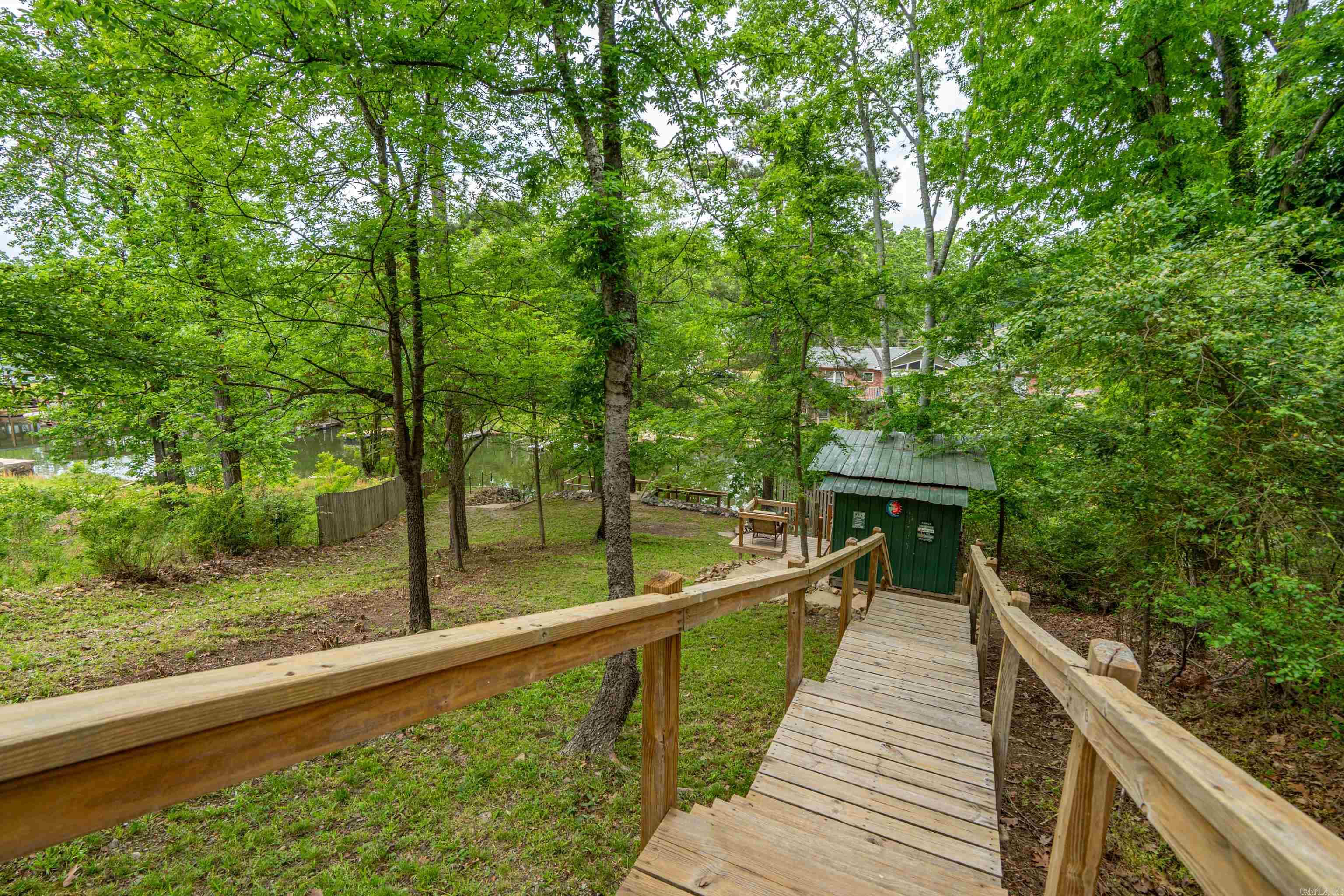 Lackeys Lake Front - Residential