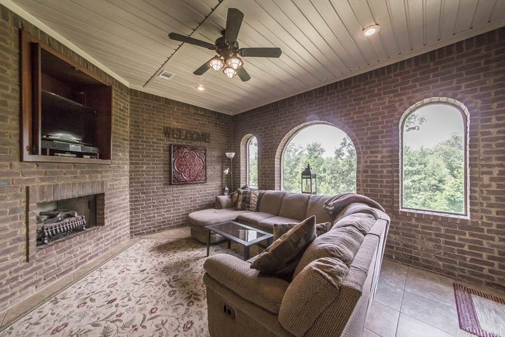 MAUMELLE VALLEY ESTATES - Residential