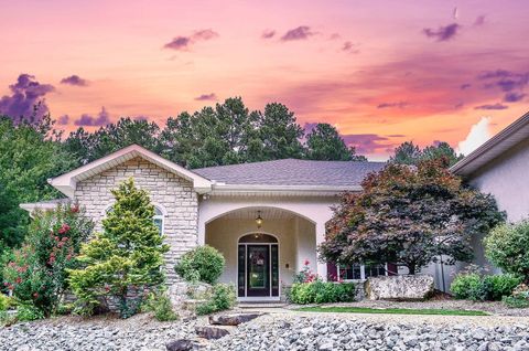 Photo of 23 Gloria Drive, Hot Springs Village, AR 71909 (MLS # 25049375)