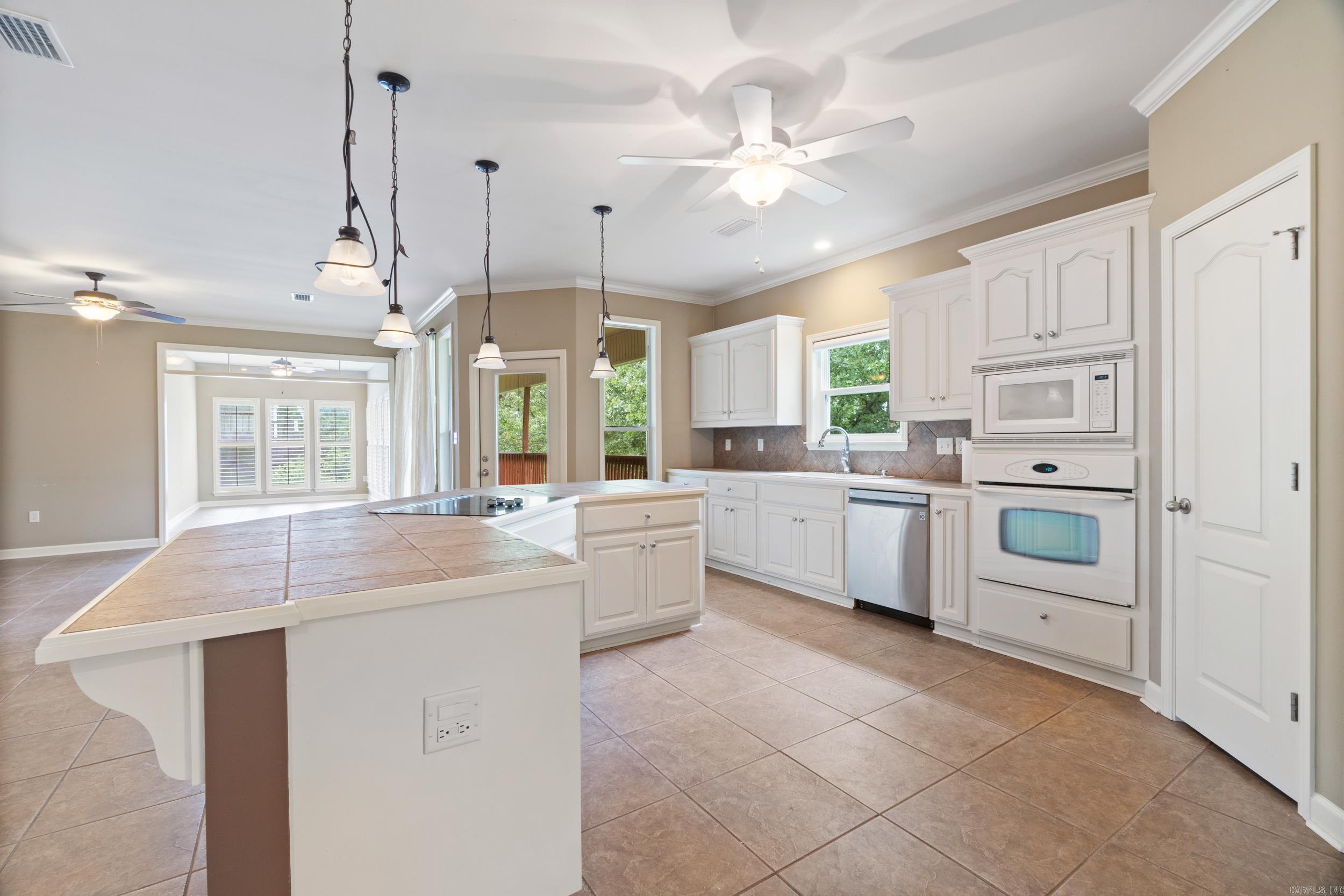 CANTERBERRY POINT - Residential