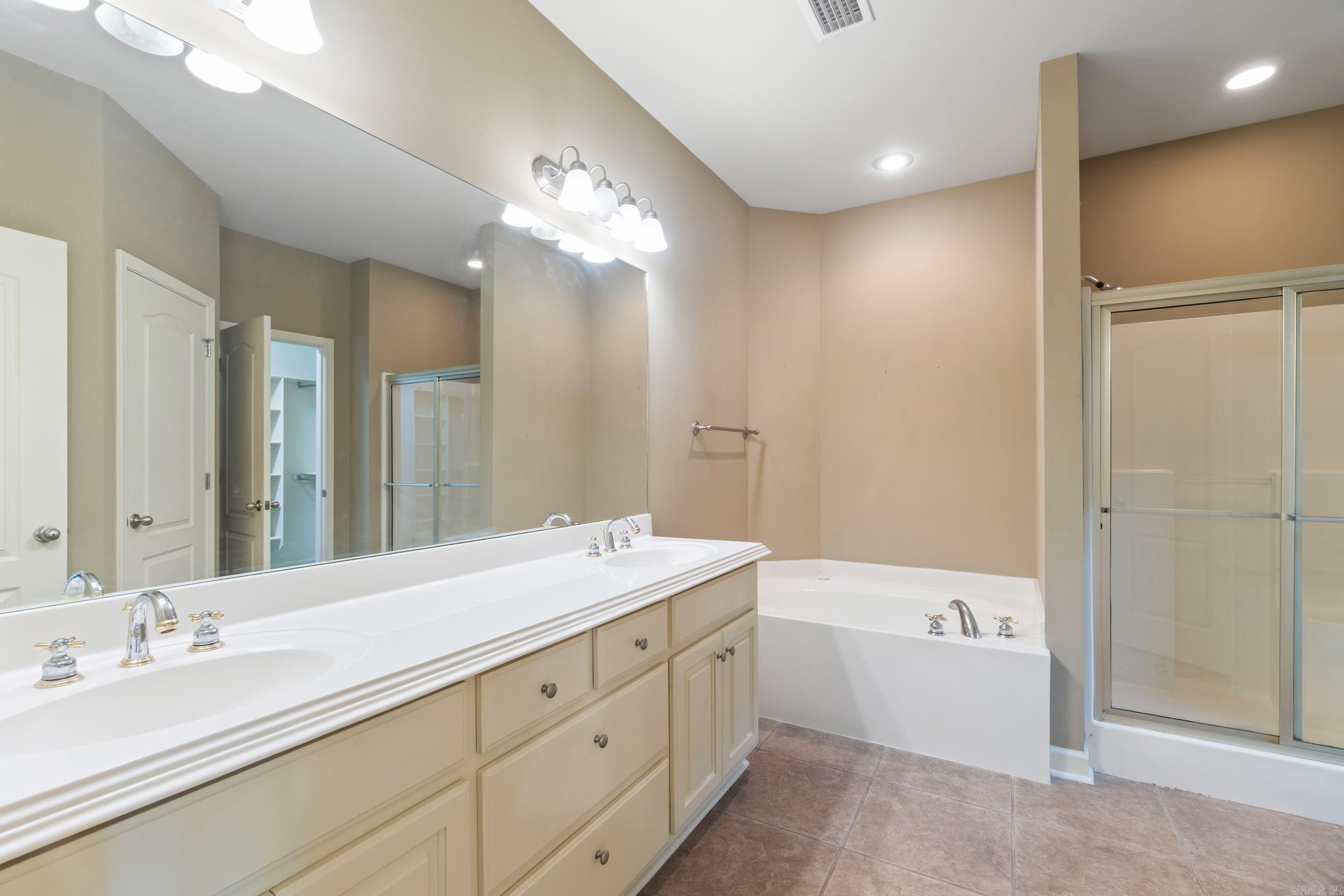 CANTERBERRY POINT - Residential