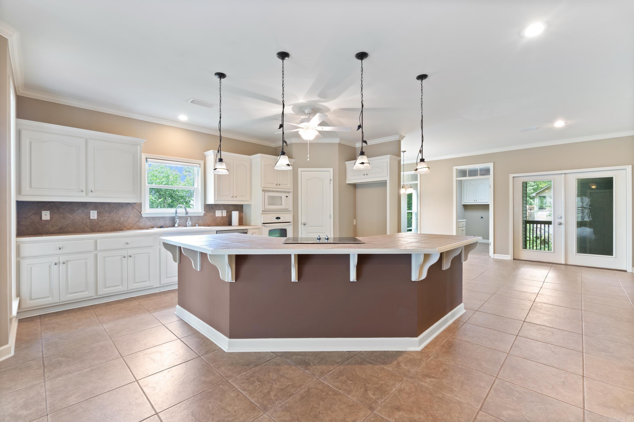 CANTERBERRY POINT - Residential