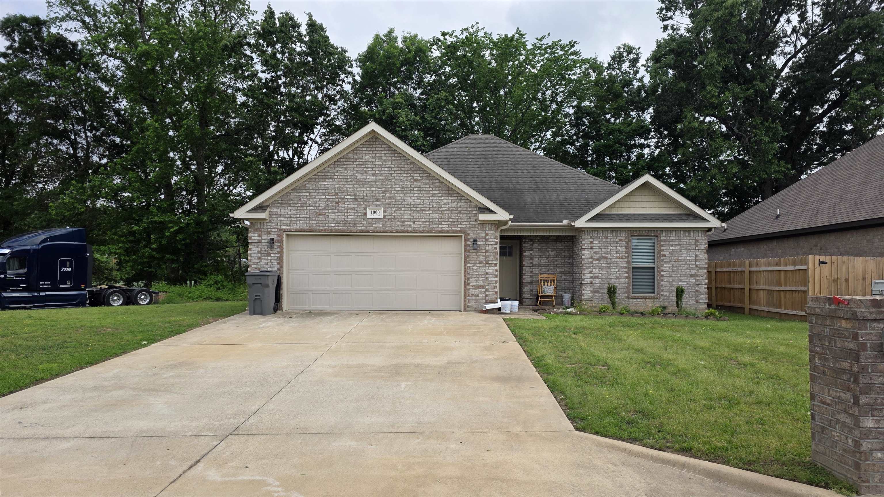 DONLEE RIDGE - Residential