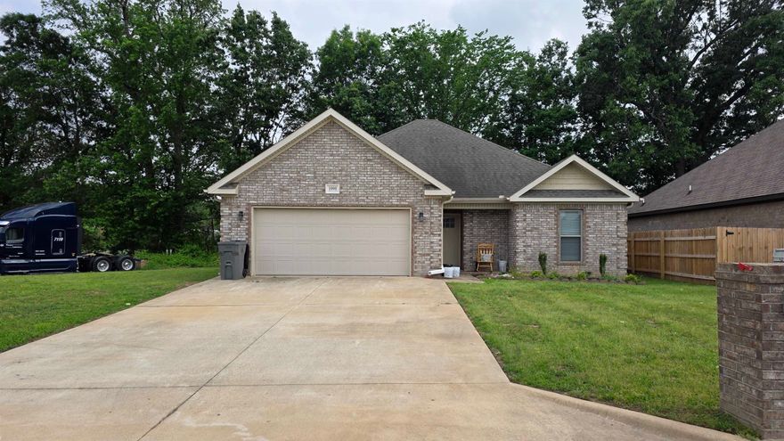 Sold before listed. This 3 bedroom, 2 bath all electric home sits on corner lot. Built in 2019, has open floor plan, spacious kitchen and dining combo, primary suite separate from other bedrooms.