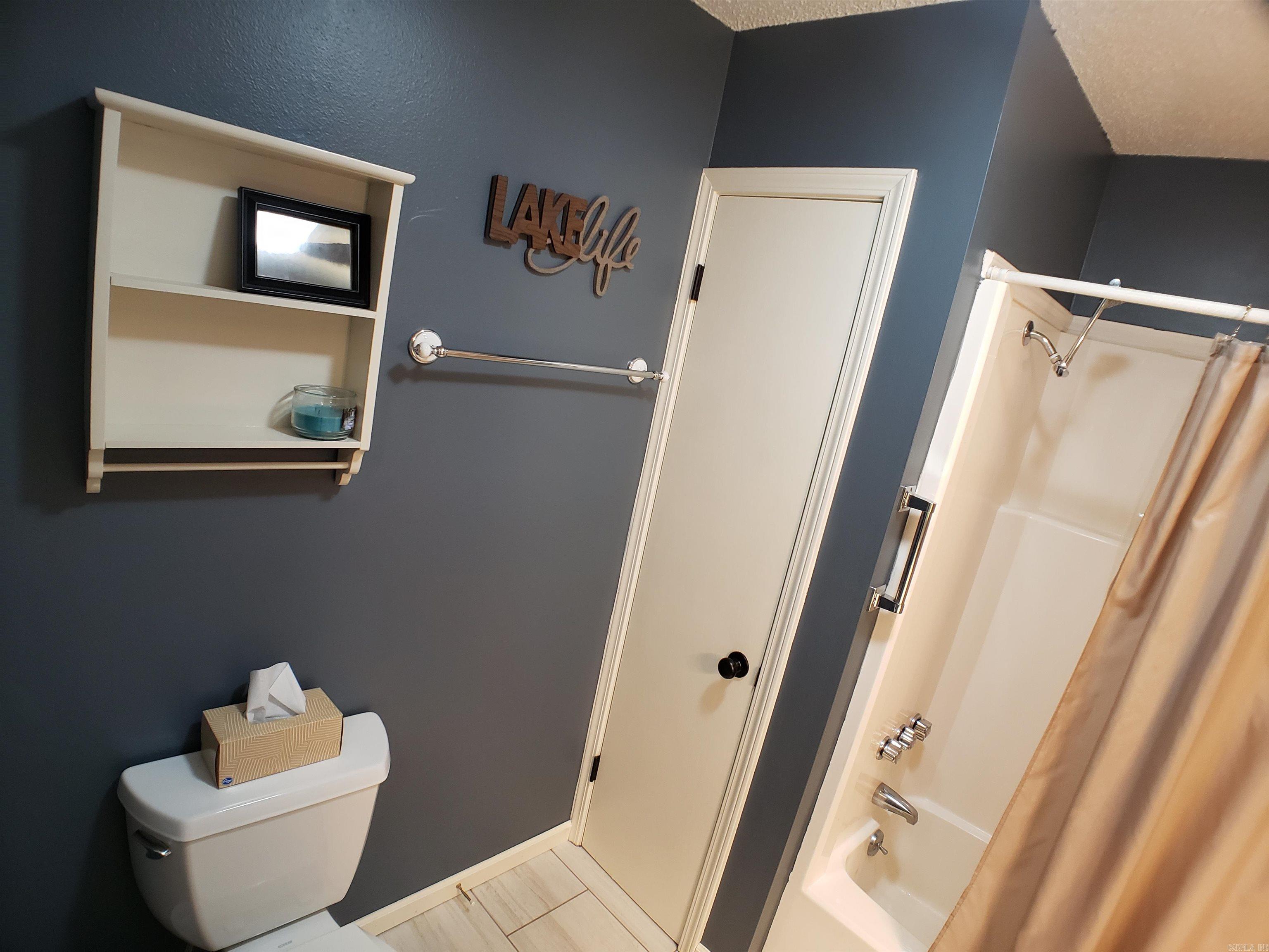 HAMILTON HILLS - Residential