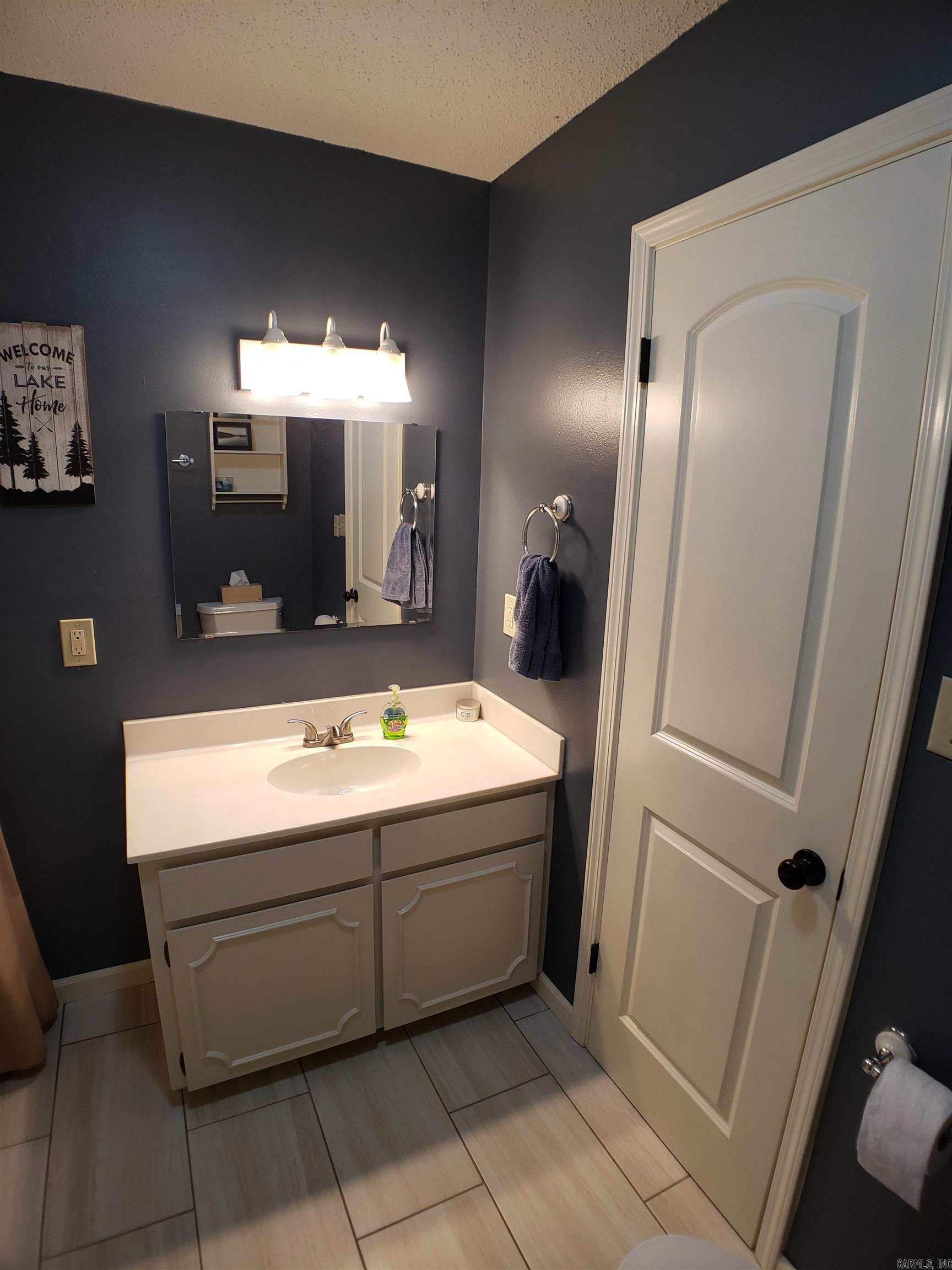 HAMILTON HILLS - Residential