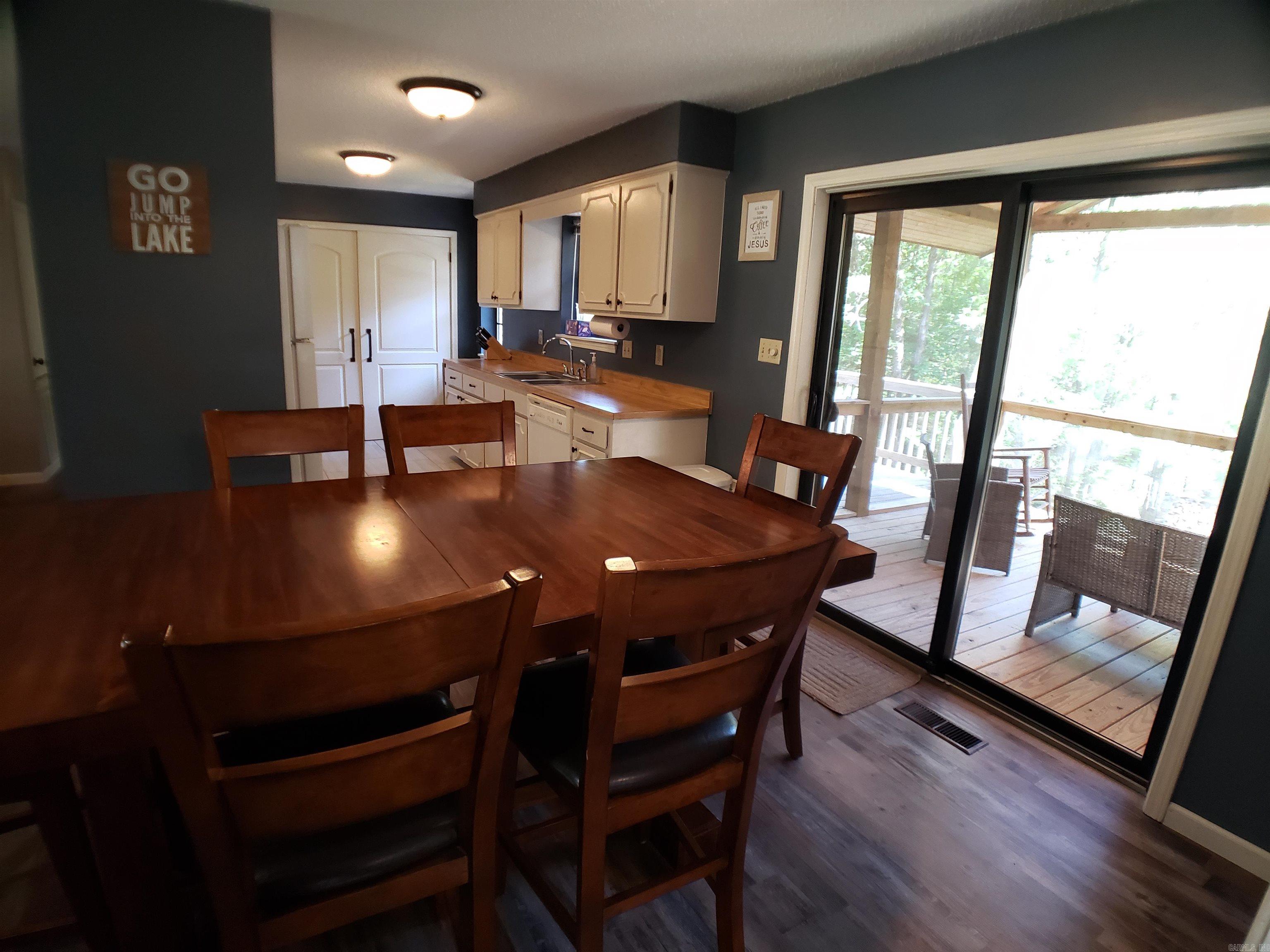 HAMILTON HILLS - Residential