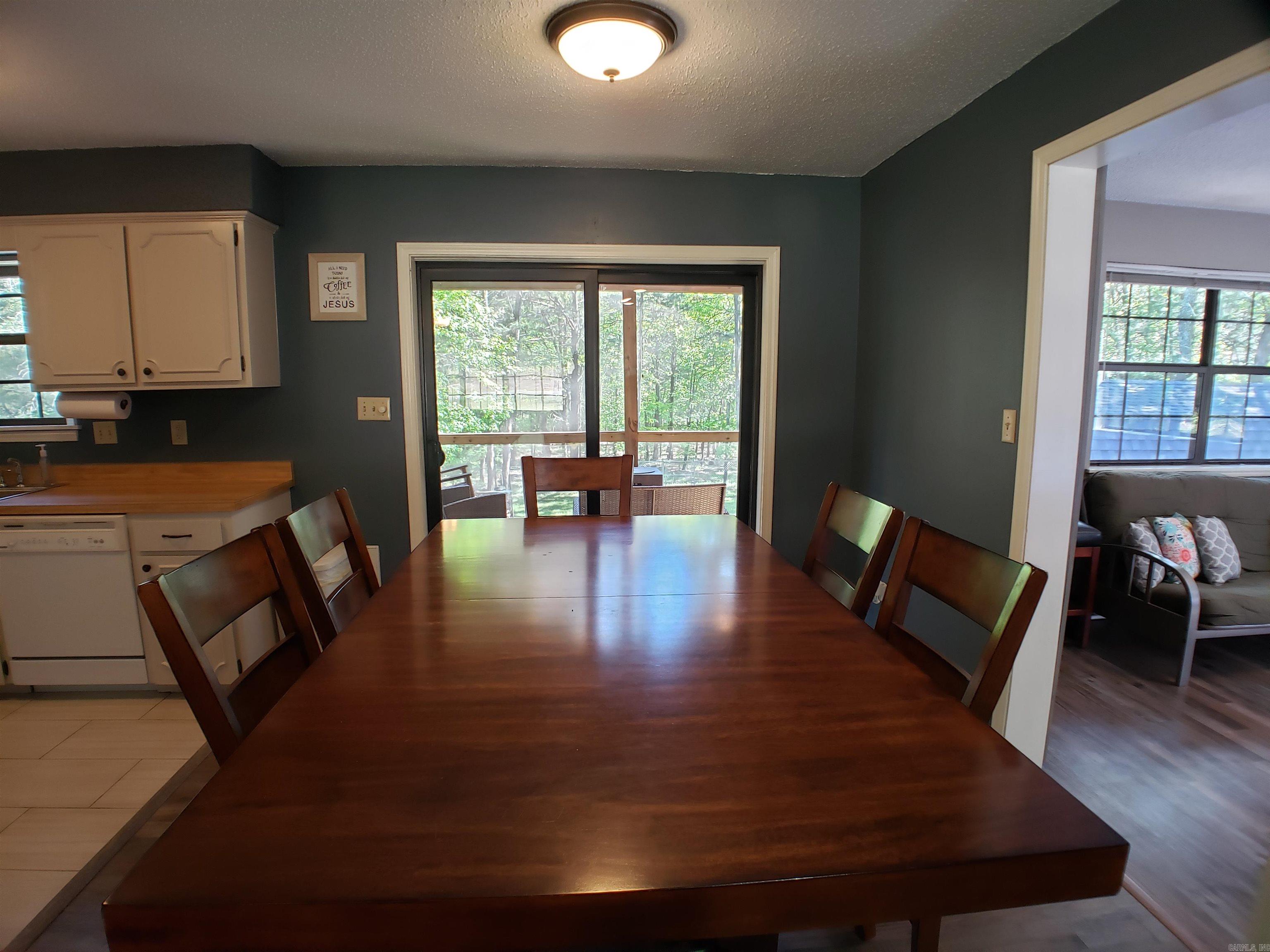 HAMILTON HILLS - Residential