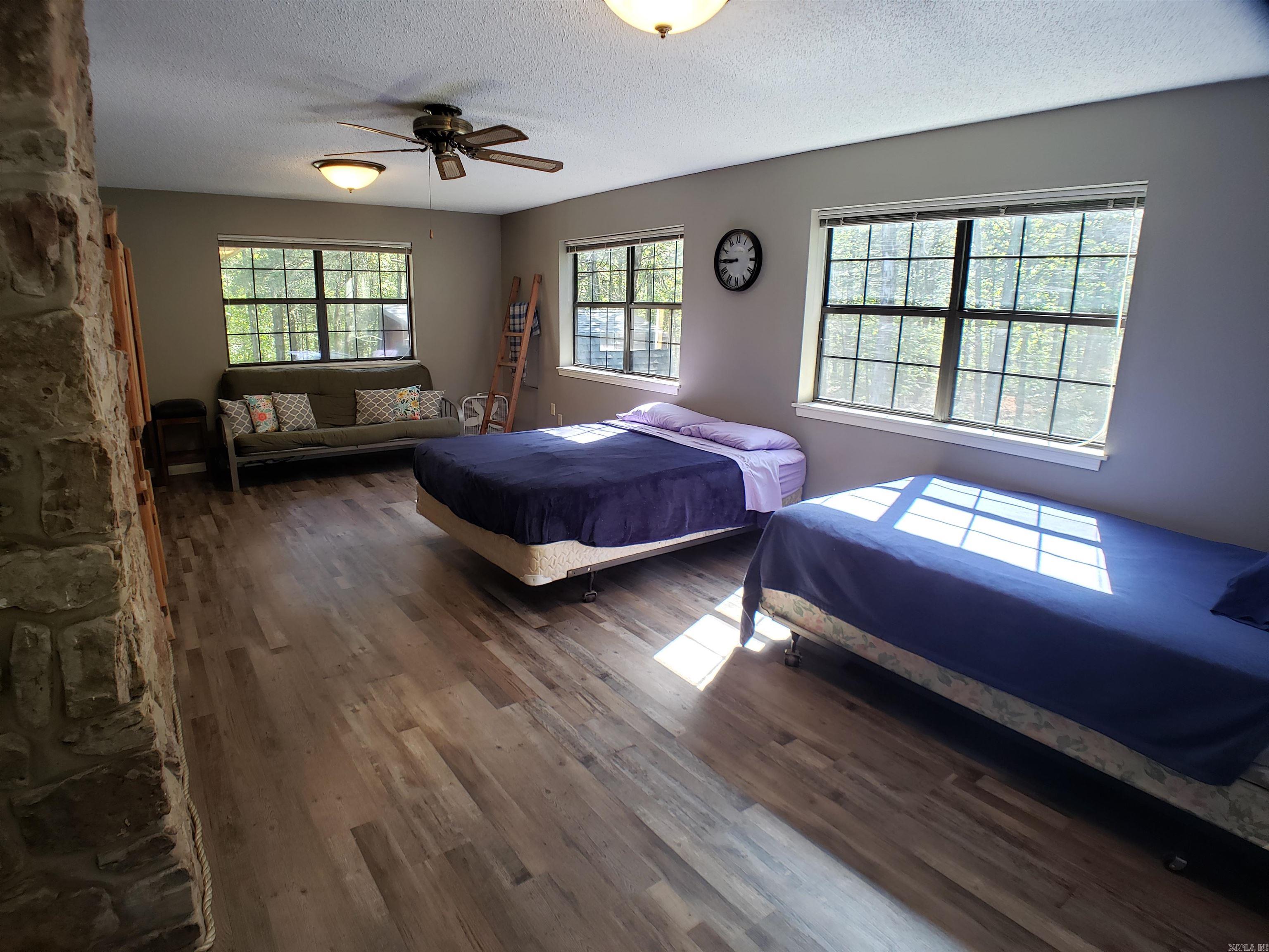 HAMILTON HILLS - Residential