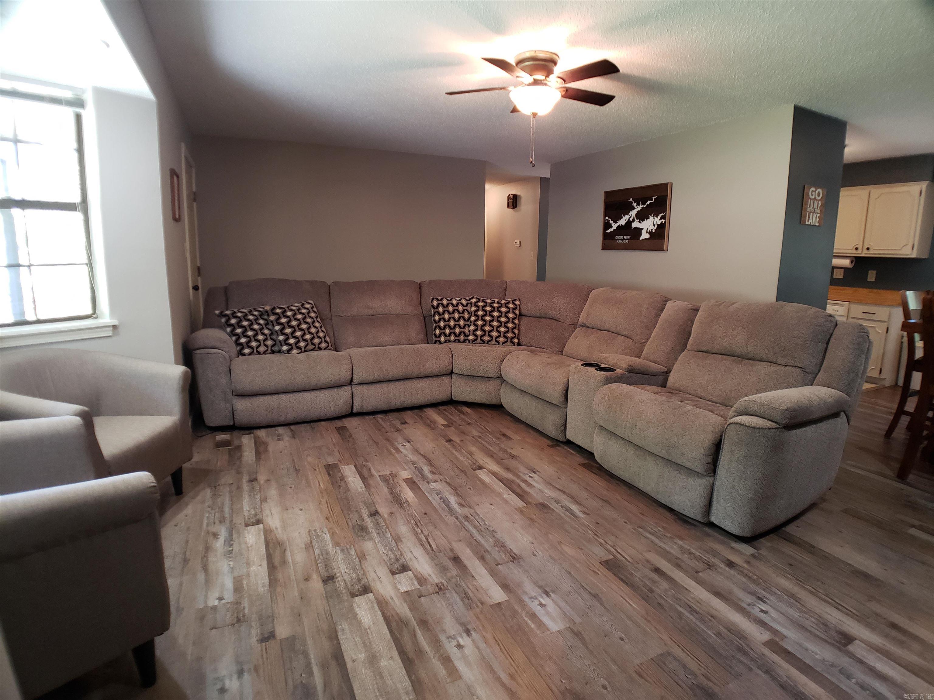 HAMILTON HILLS - Residential