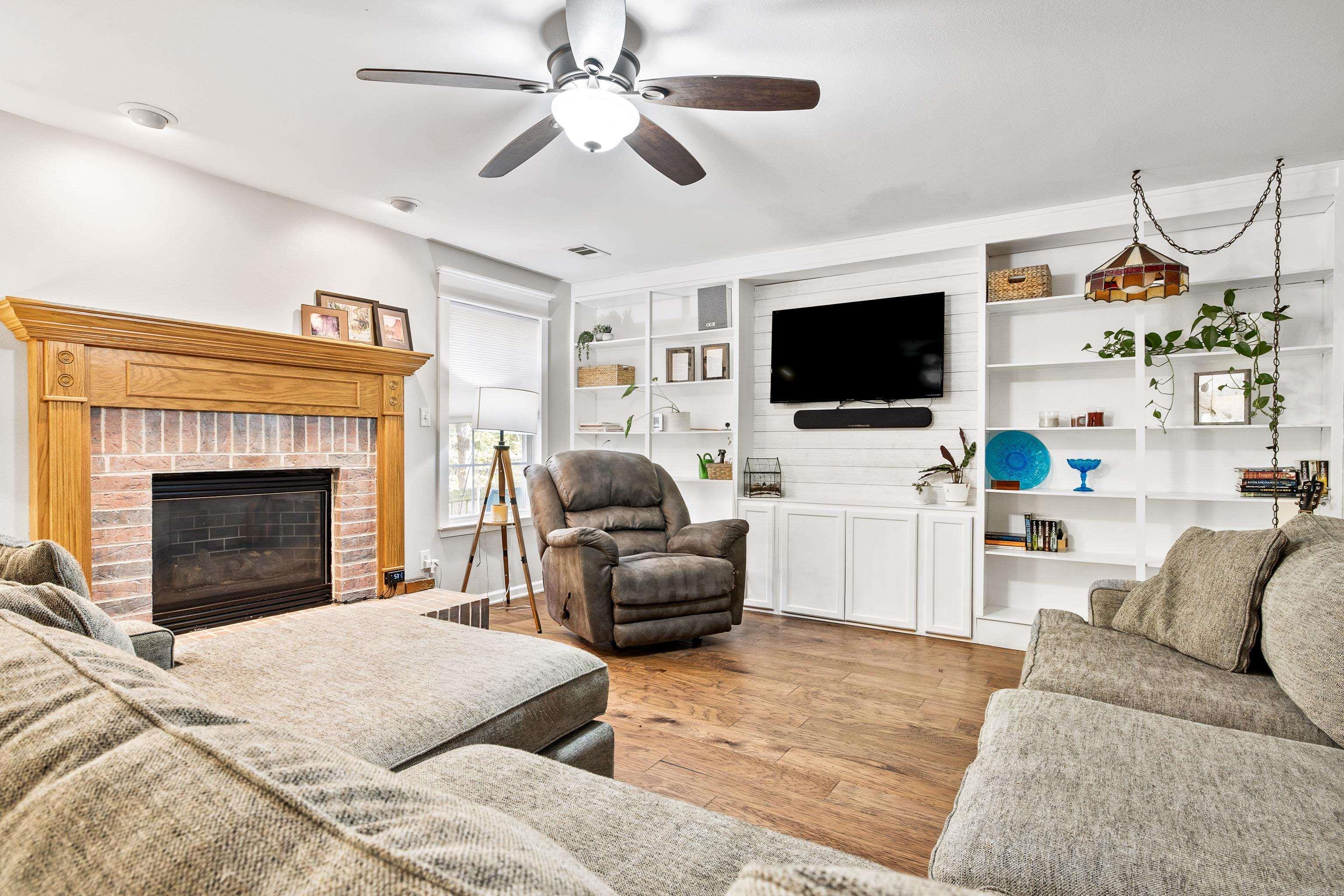 HARTFORD HILLS - Residential