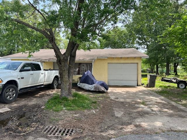 Investment property that created rental income. 2 bedroom 1 bathroom, 1270 square feet. Current tenant pays $700 per month.