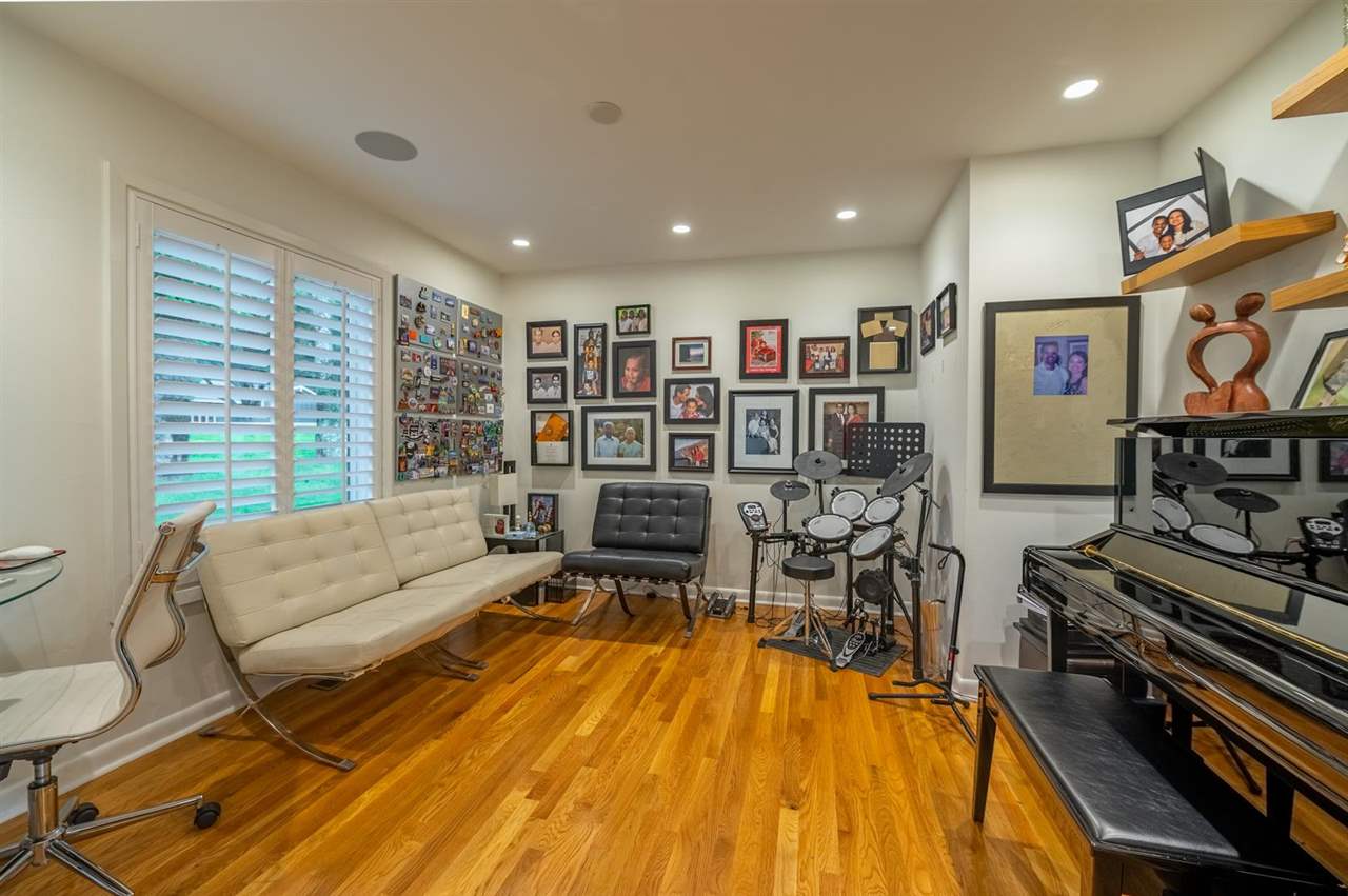 WALTON HEIGHTS - Residential