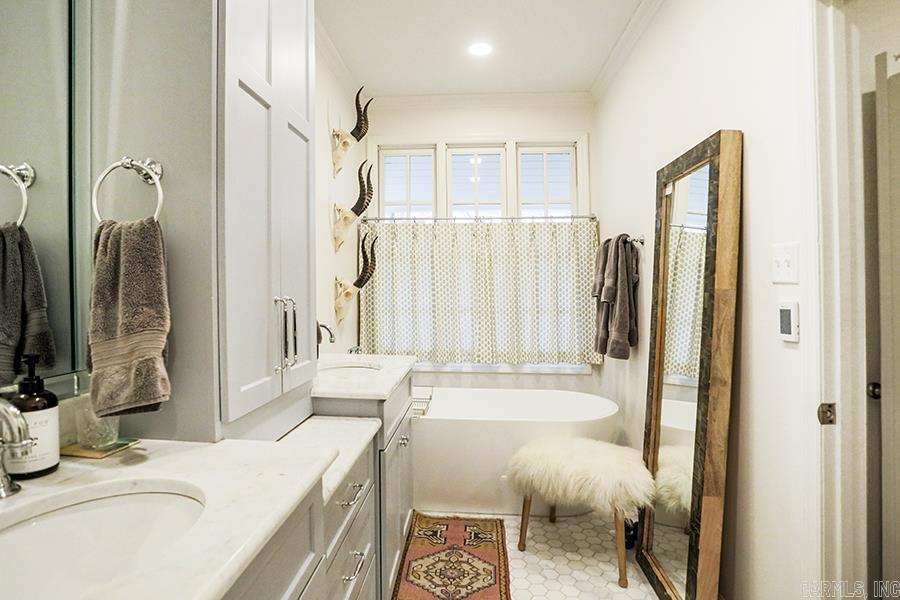 NEWTONS - Residential