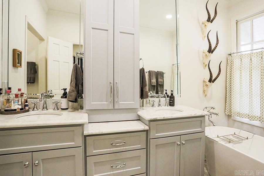 NEWTONS - Residential