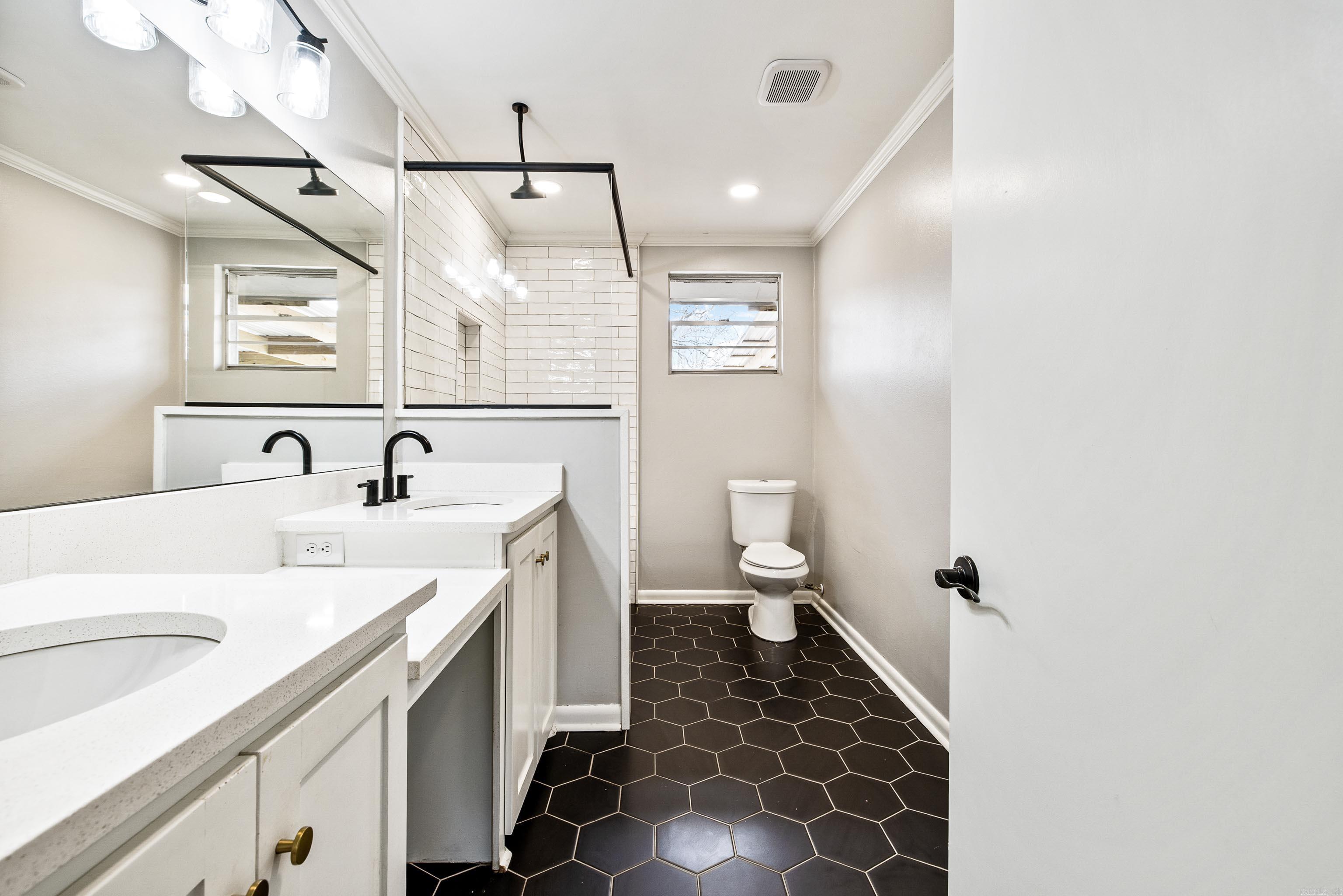 ALMQUIST - Residential