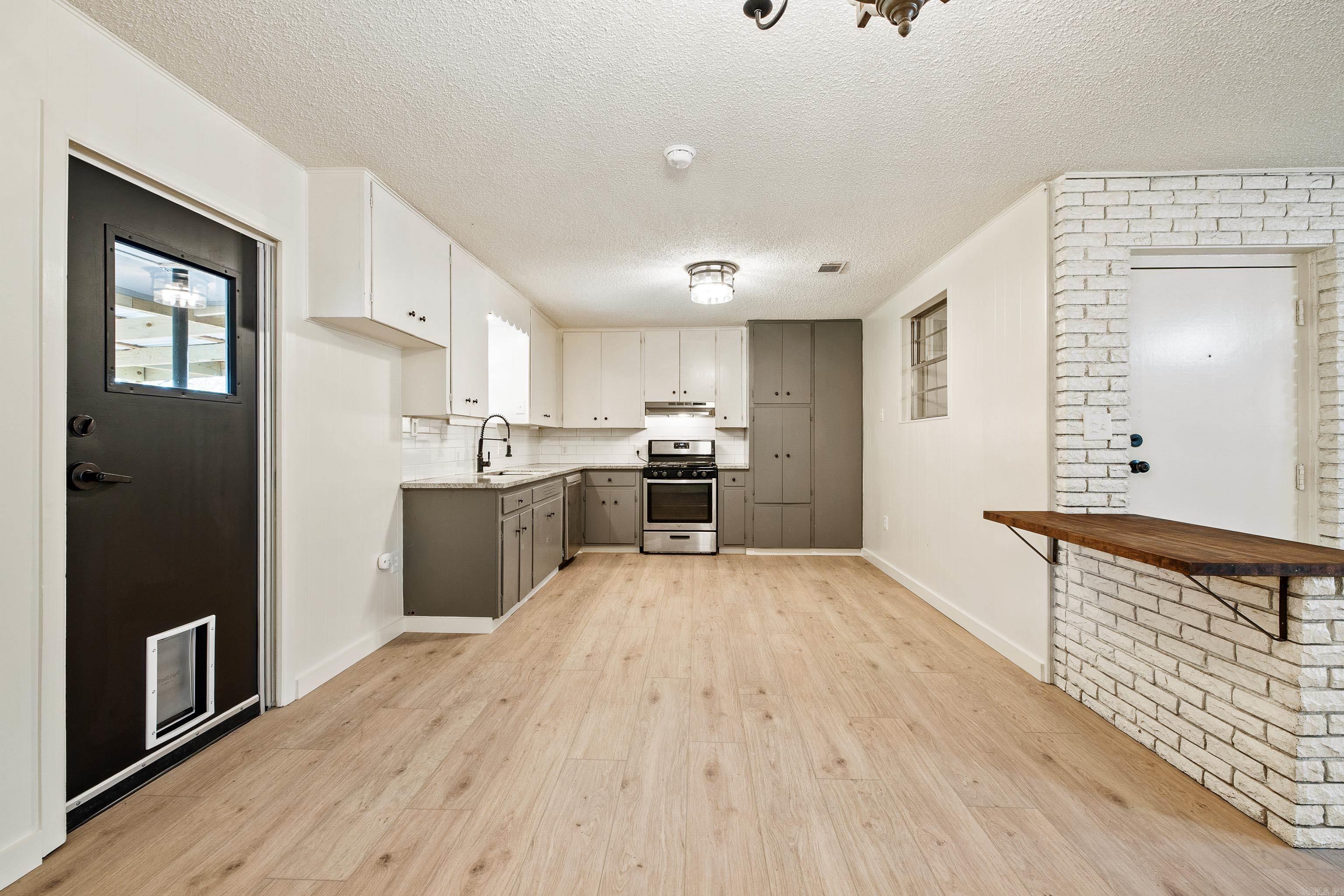 ALMQUIST - Residential