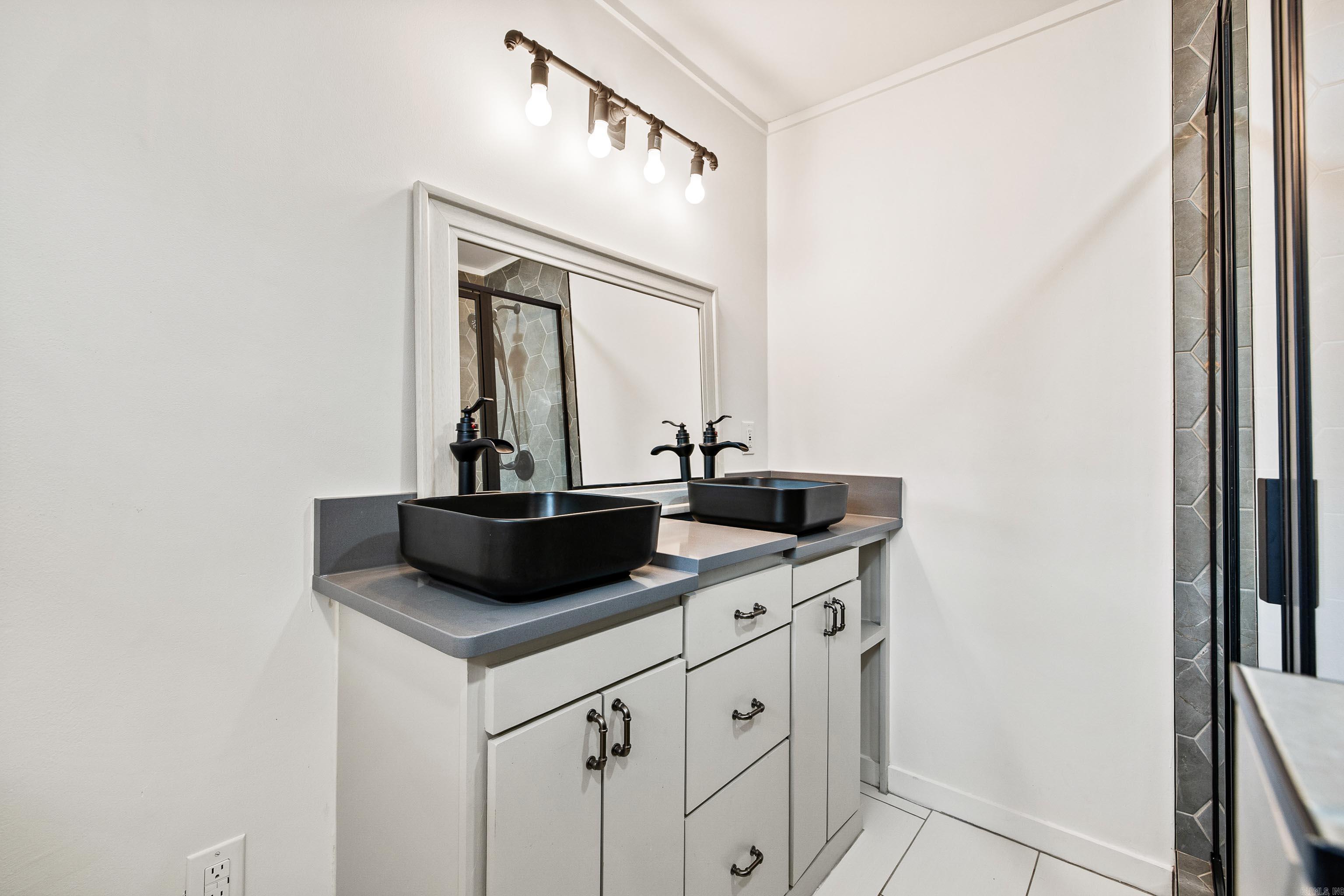 ALMQUIST - Residential