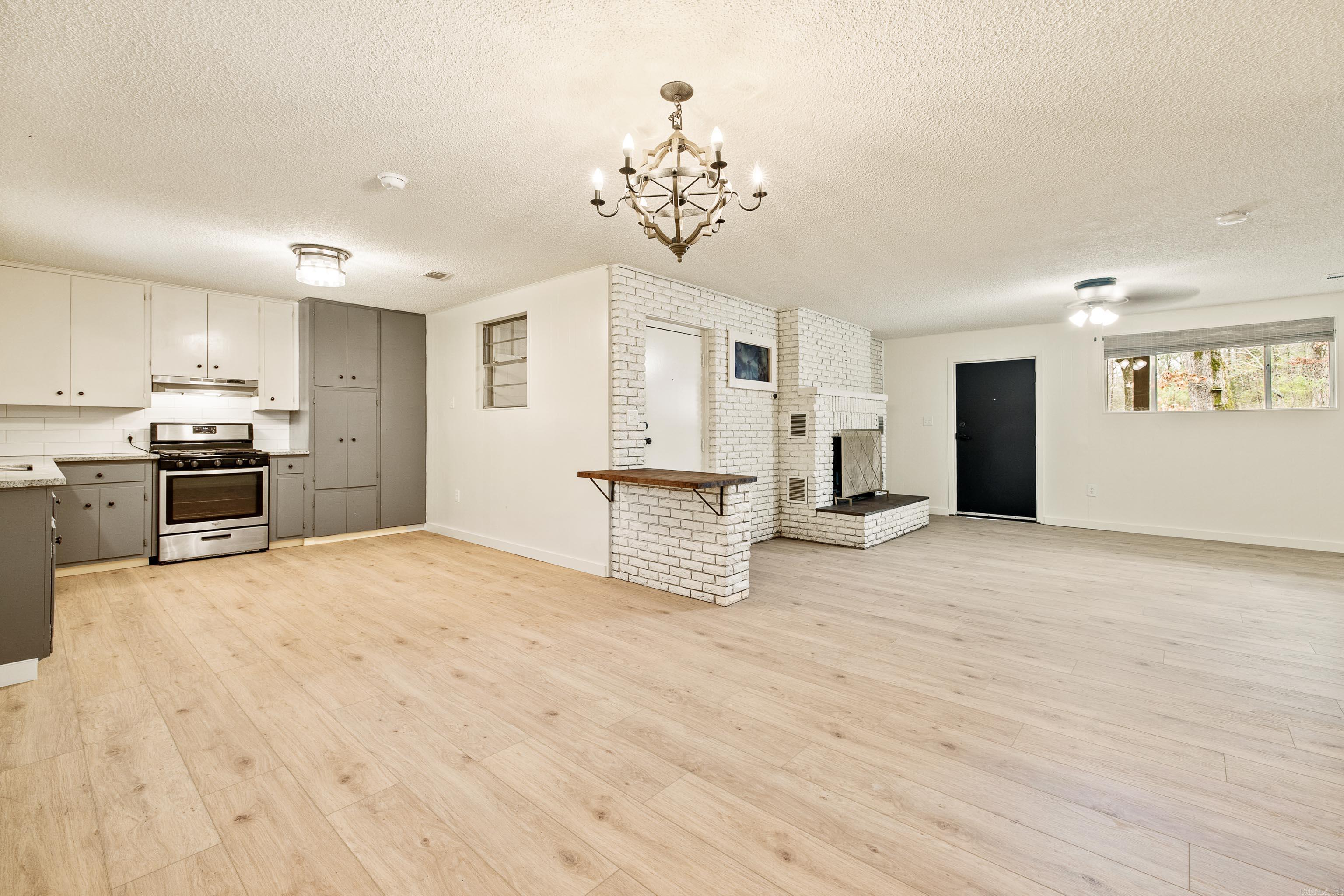 ALMQUIST - Residential