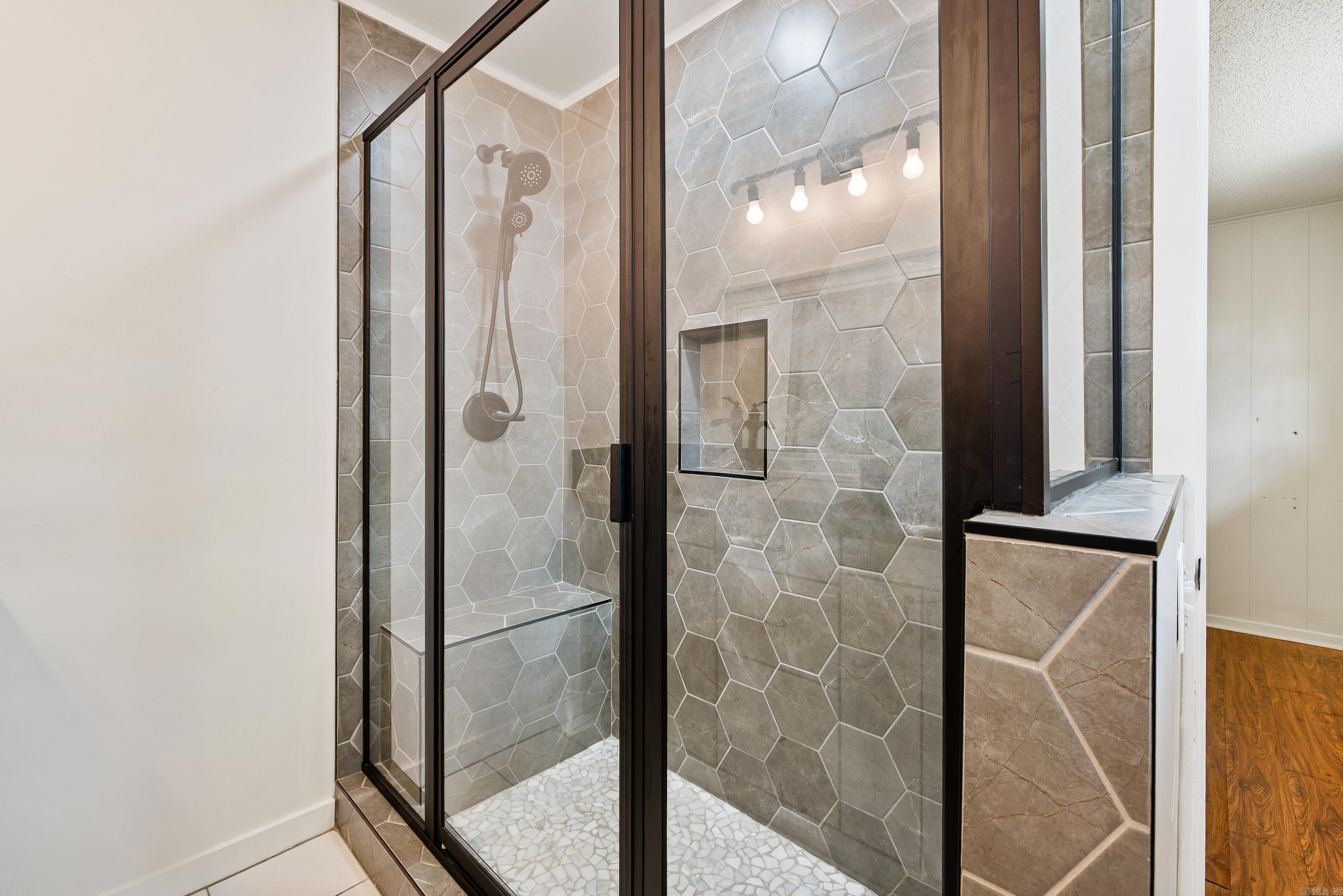 ALMQUIST - Residential