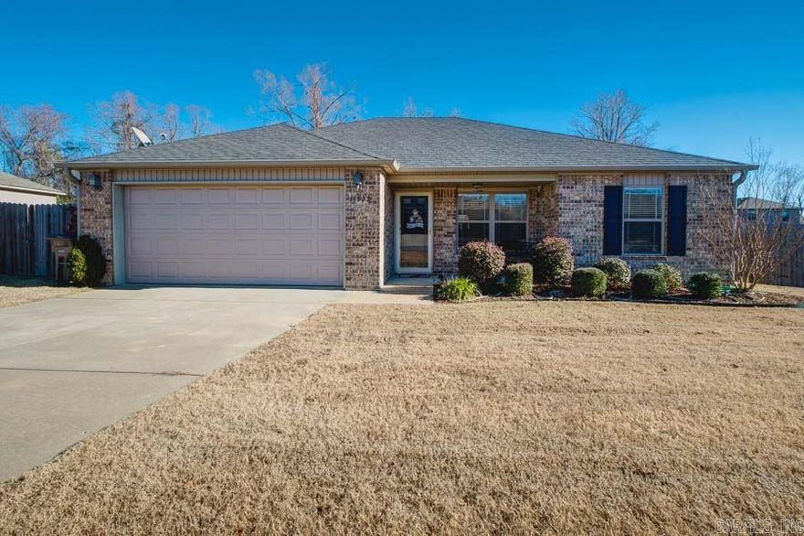 Beautiful 3BD/2BA home located in Emerald Mountain neighborhood. This split floor plan property has an oversized fenced back yard. Interior features included arched entry ways, crown molding in living room, laundry room, tray ceiling in master bedroom, and walk in closet in master bedroom. Home can qualify for 100% RD Loan products. Ask a local lender for more details.