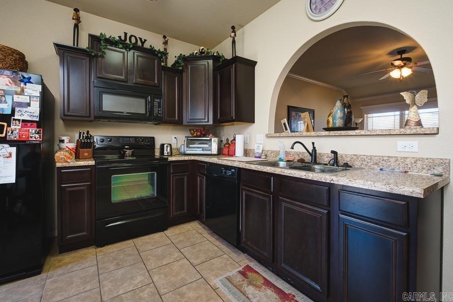 PARKWAY MEADOWS - Residential