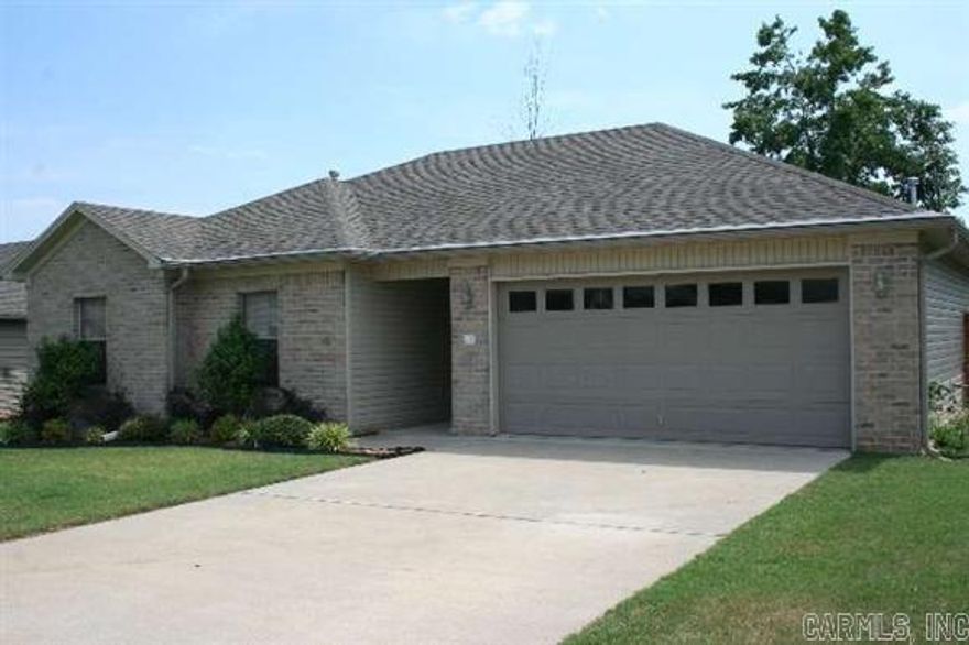 Cute 3 Bedroom home close to freeway for commuters, close to ball parks and school for the kids.  Refrigerator, washer/dryer stay.  No Smoking.  Pets allowed with restrictions.