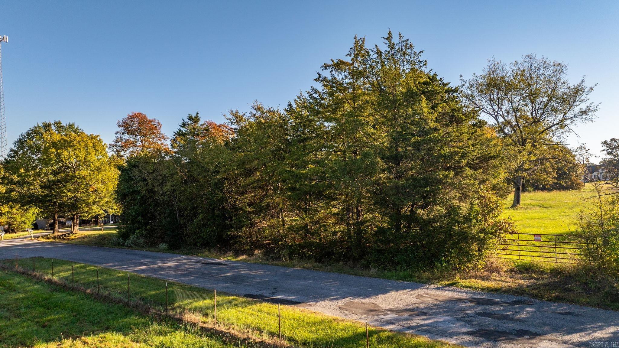 SOUTHERN MANOR - Land