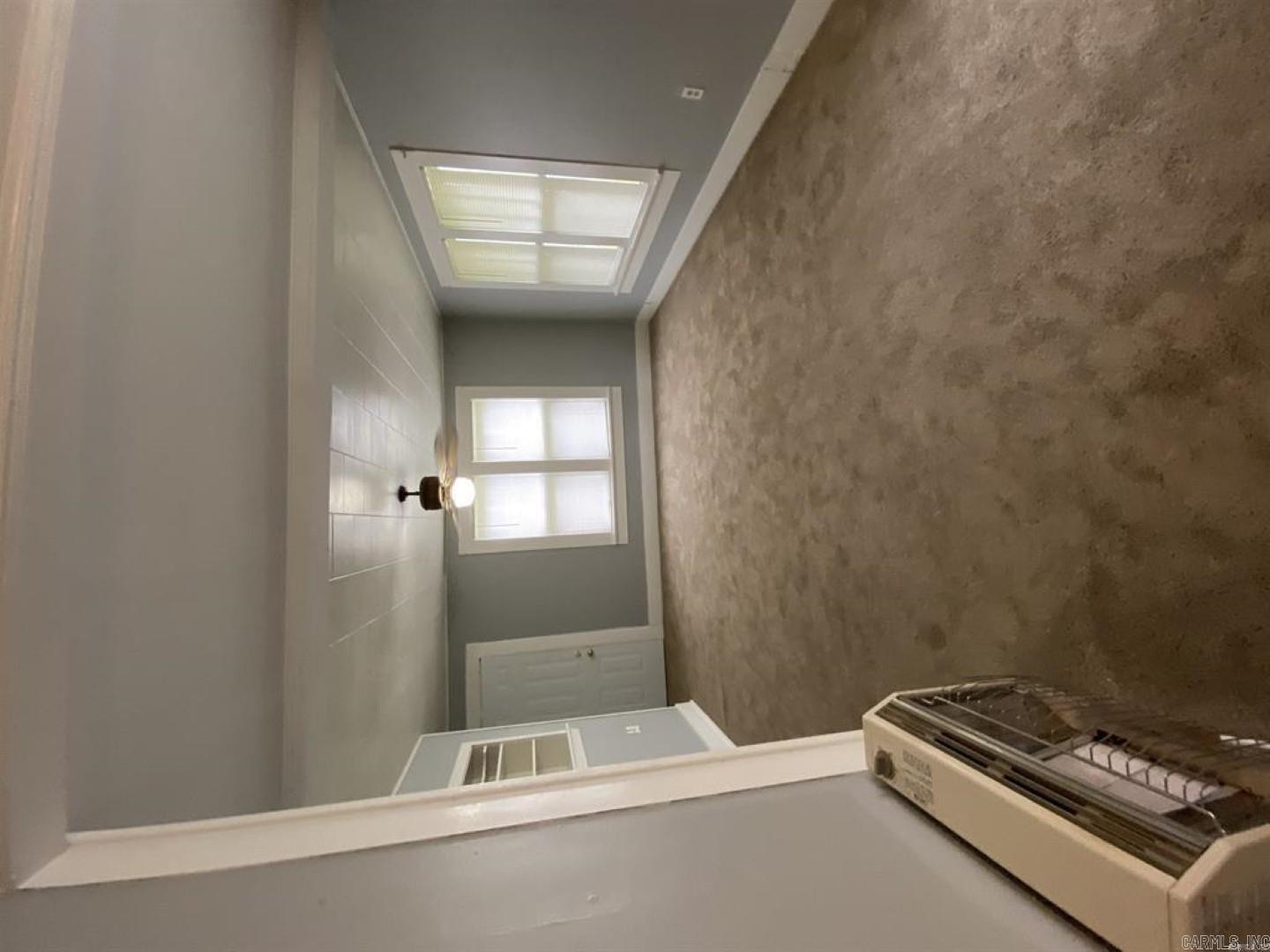 Hill Crest - Residential Lease