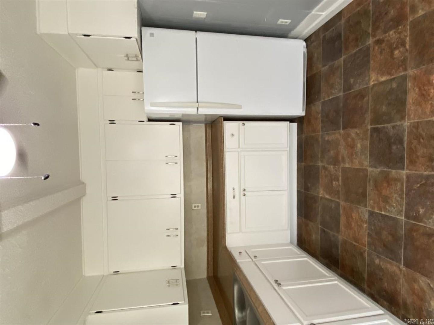 Hill Crest - Residential Lease